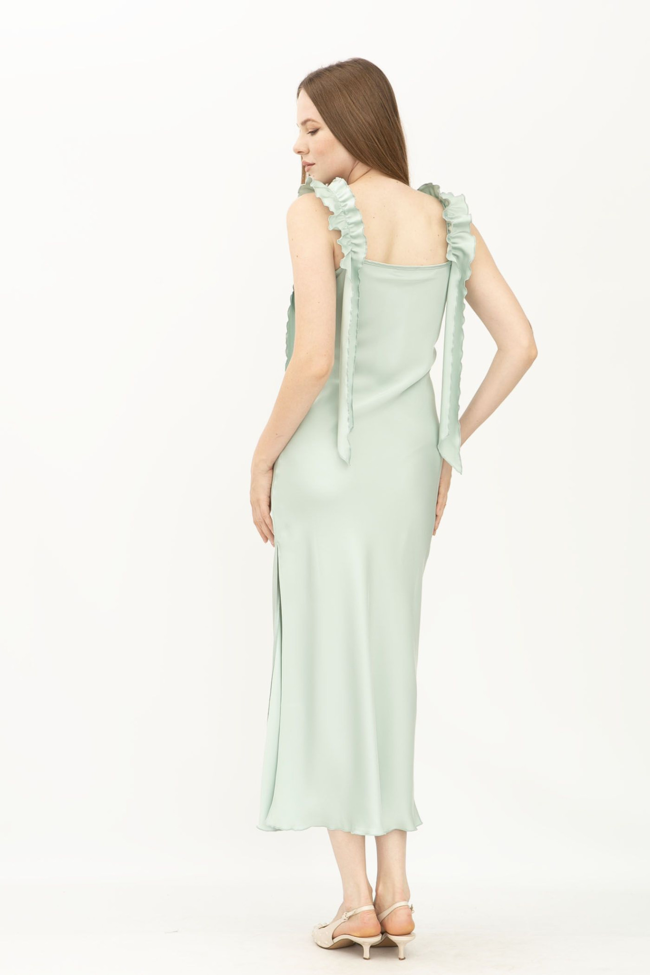 Шовкова сукня на бретелях з розрізом салатова Рошені 01
