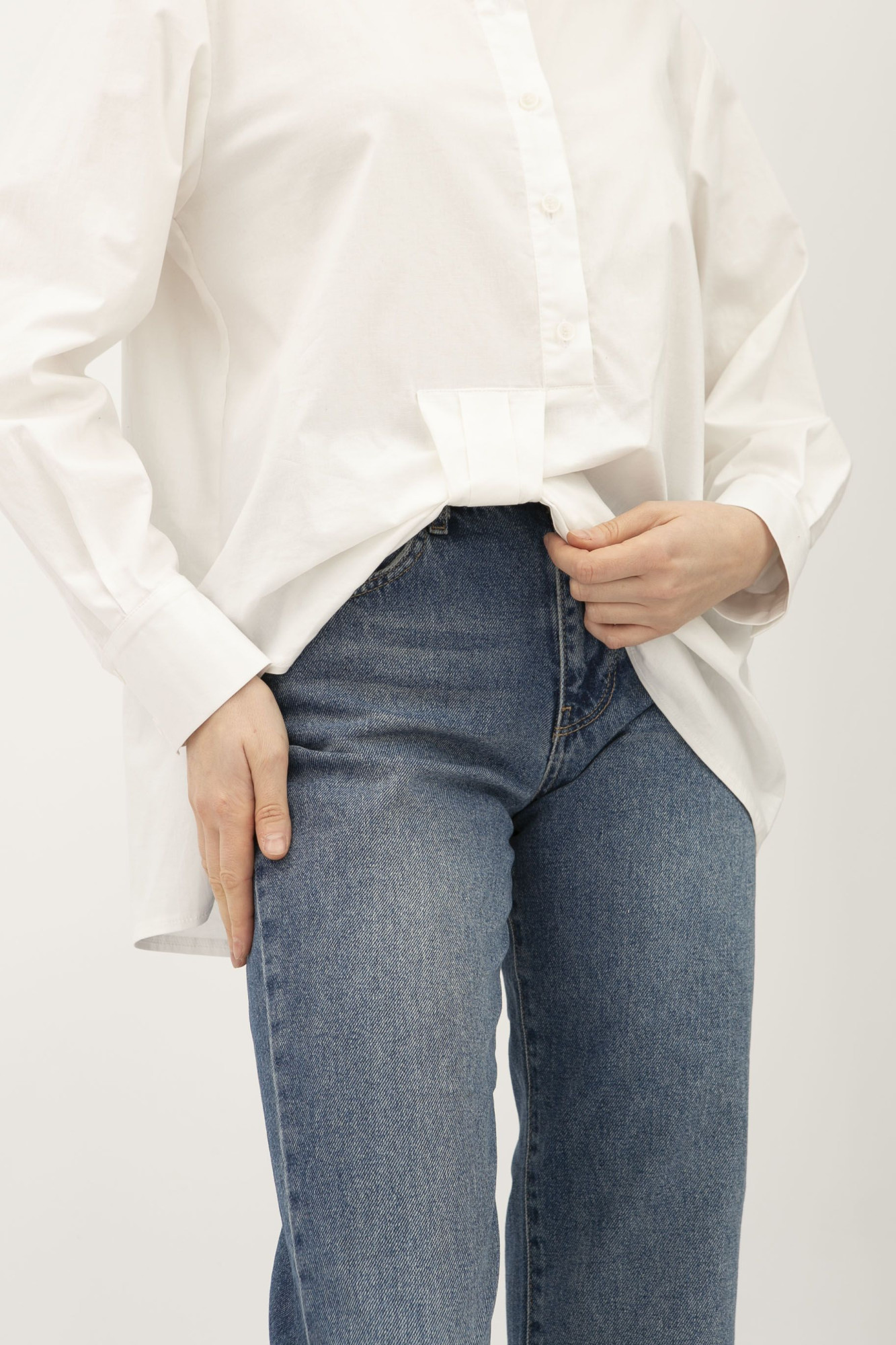 Жіноча біла блуза із бавовни сорочкового крою Фаіне