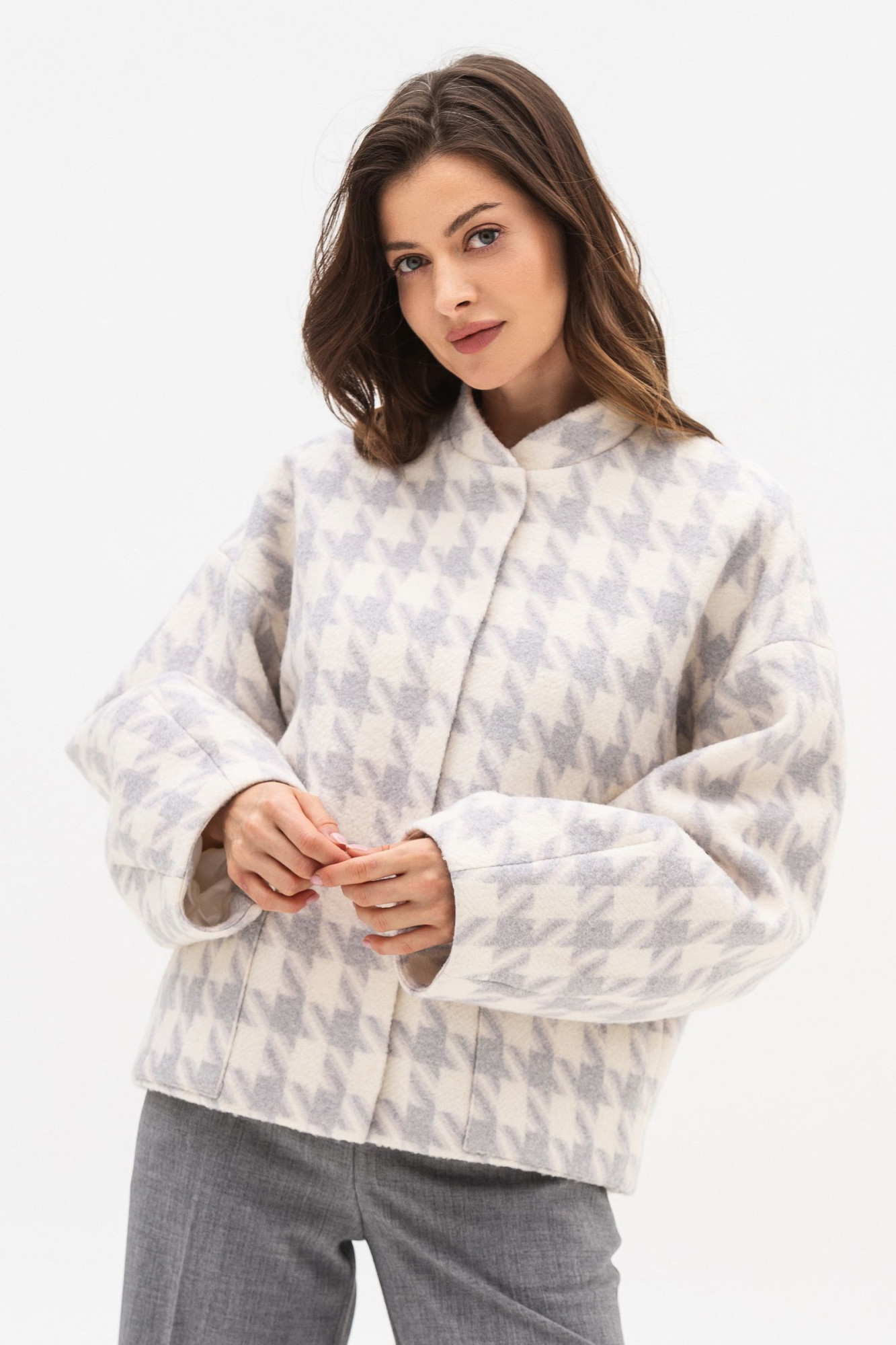 Демісезонна куртка - бомбер  з довгими об'ємними рукавами Літіка