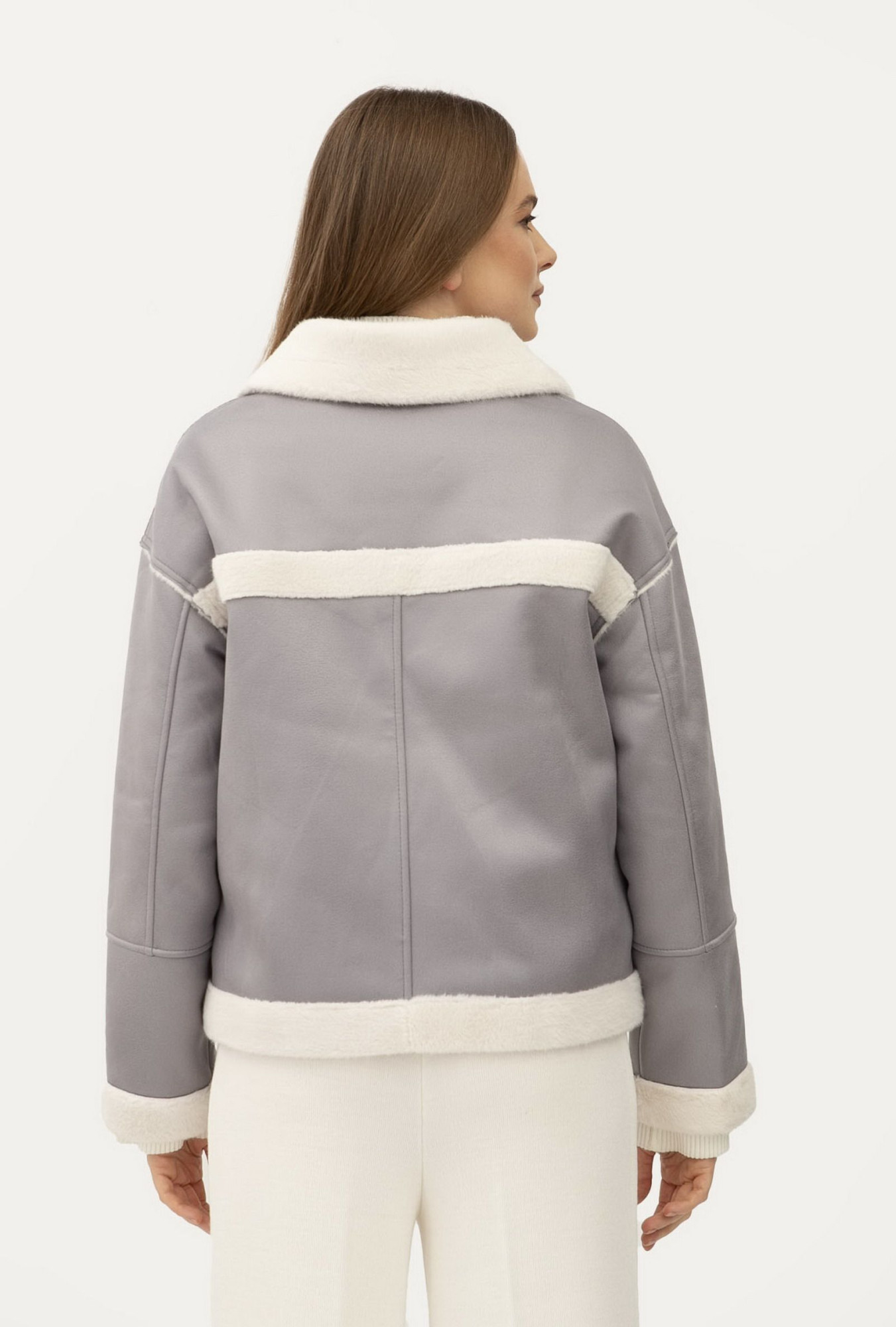 Куртка демісезонна вкорочена сірого кольору 24107305