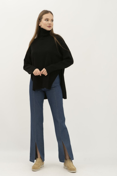 Трикотажний чорний джемпер з глибокими боковими розрізами 23207400