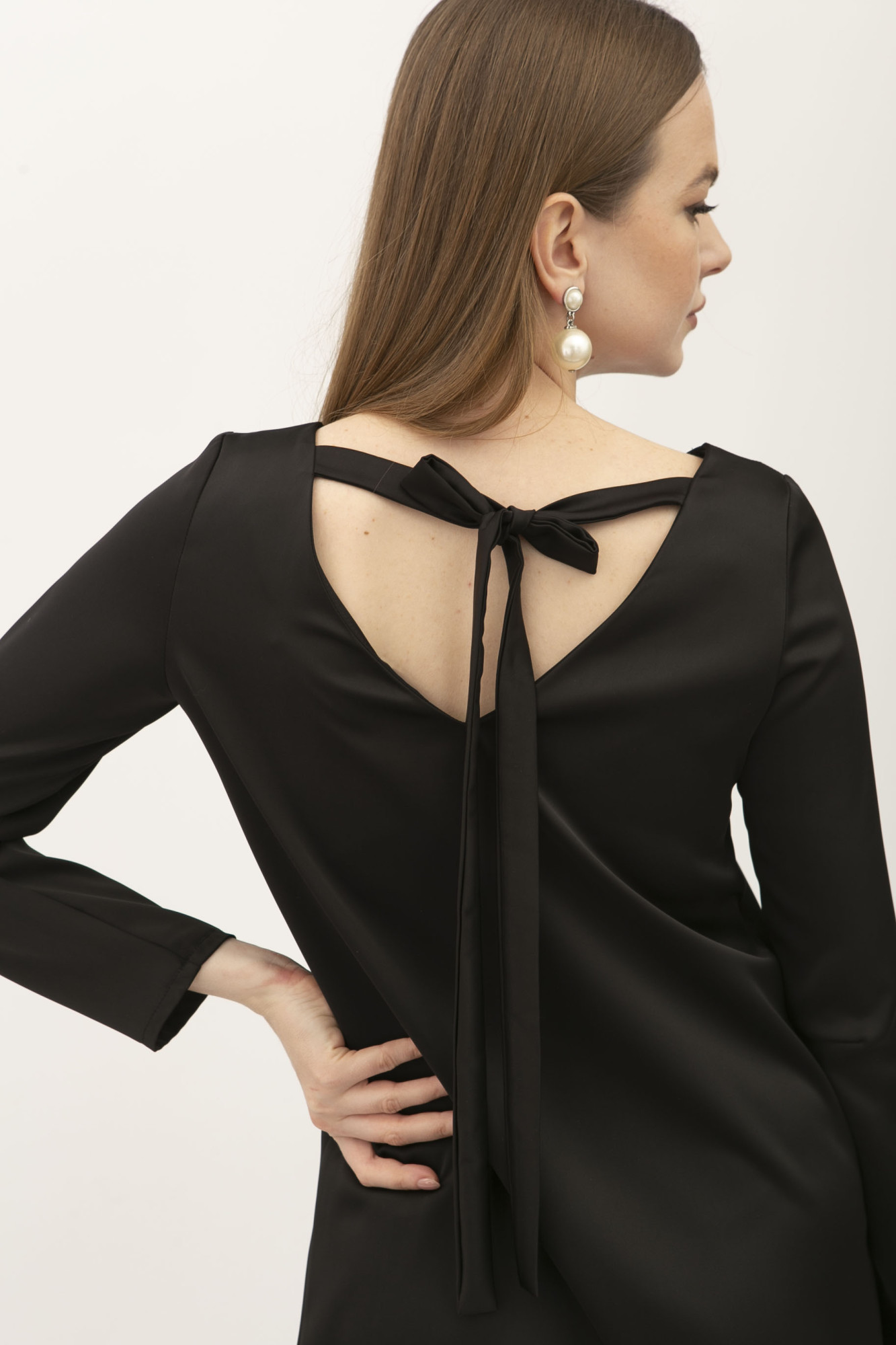 Сукня чорна з сатину вільного силуету Амелі 03