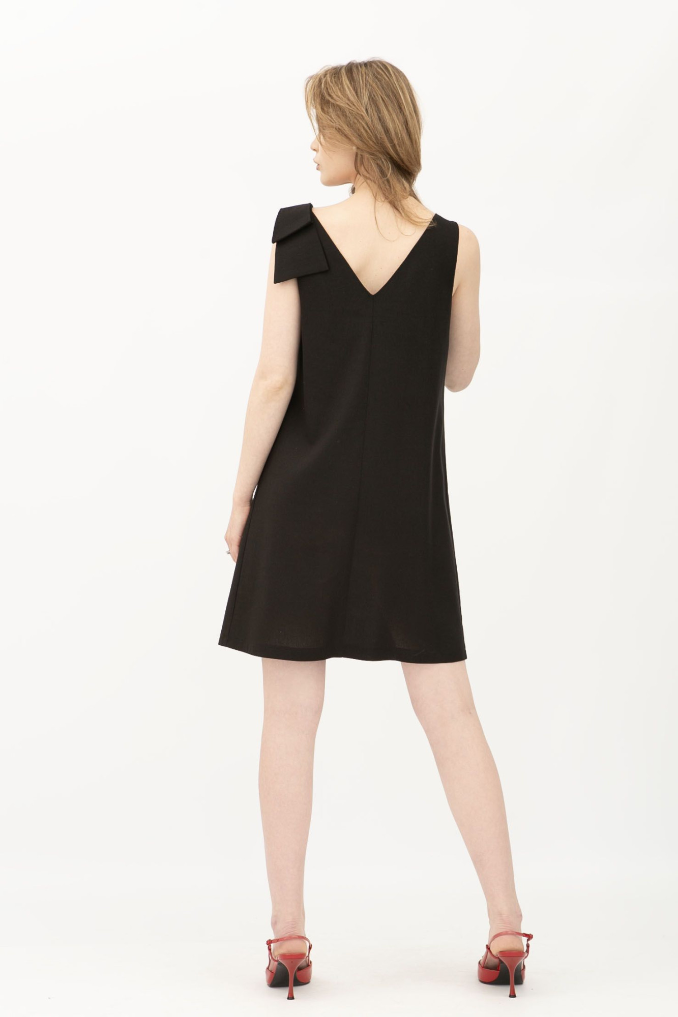 Чорний лляний міні сарафан Пулін 1