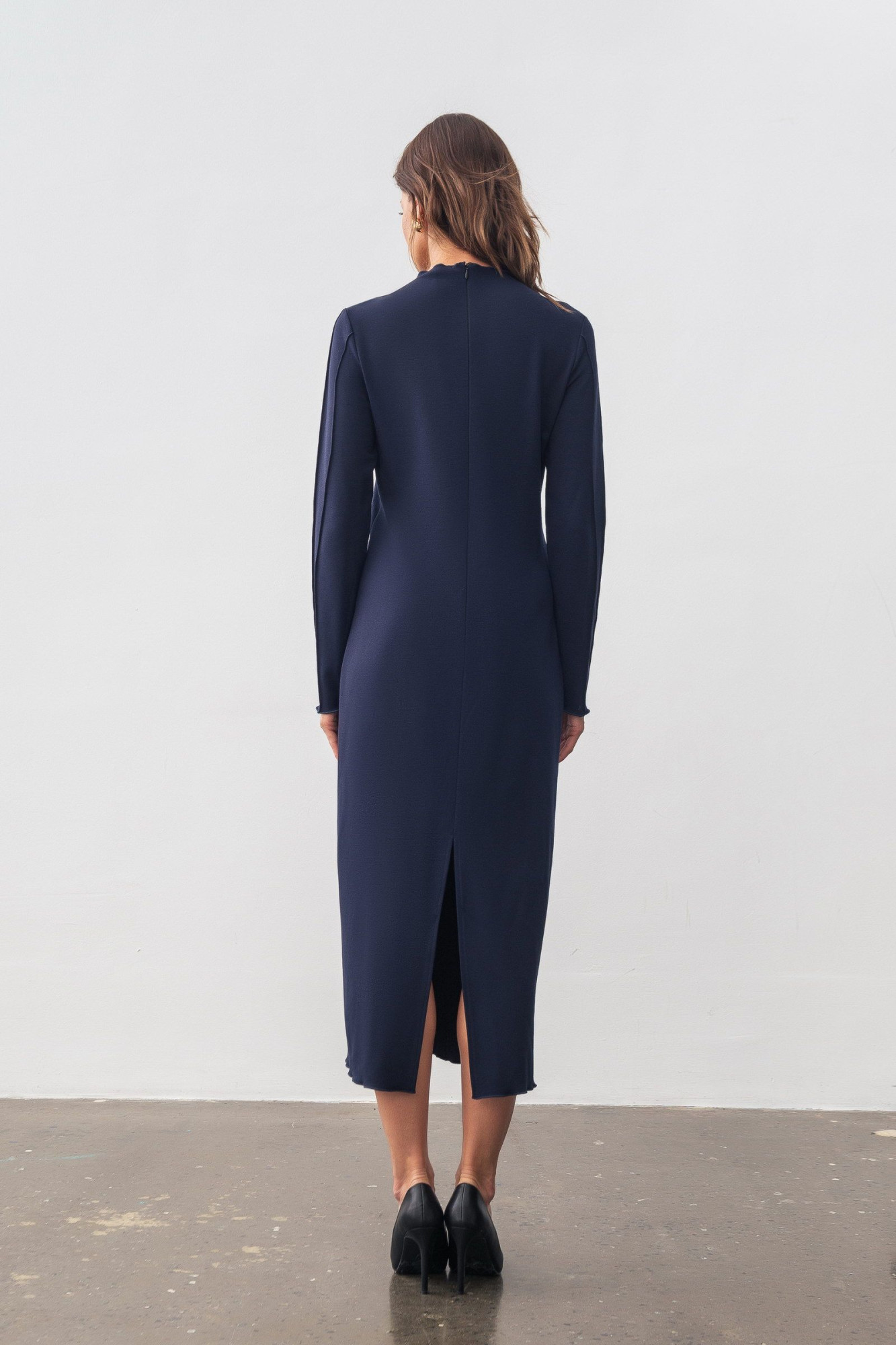 Сукня трикотажна синя довжини міді Тіарі 01