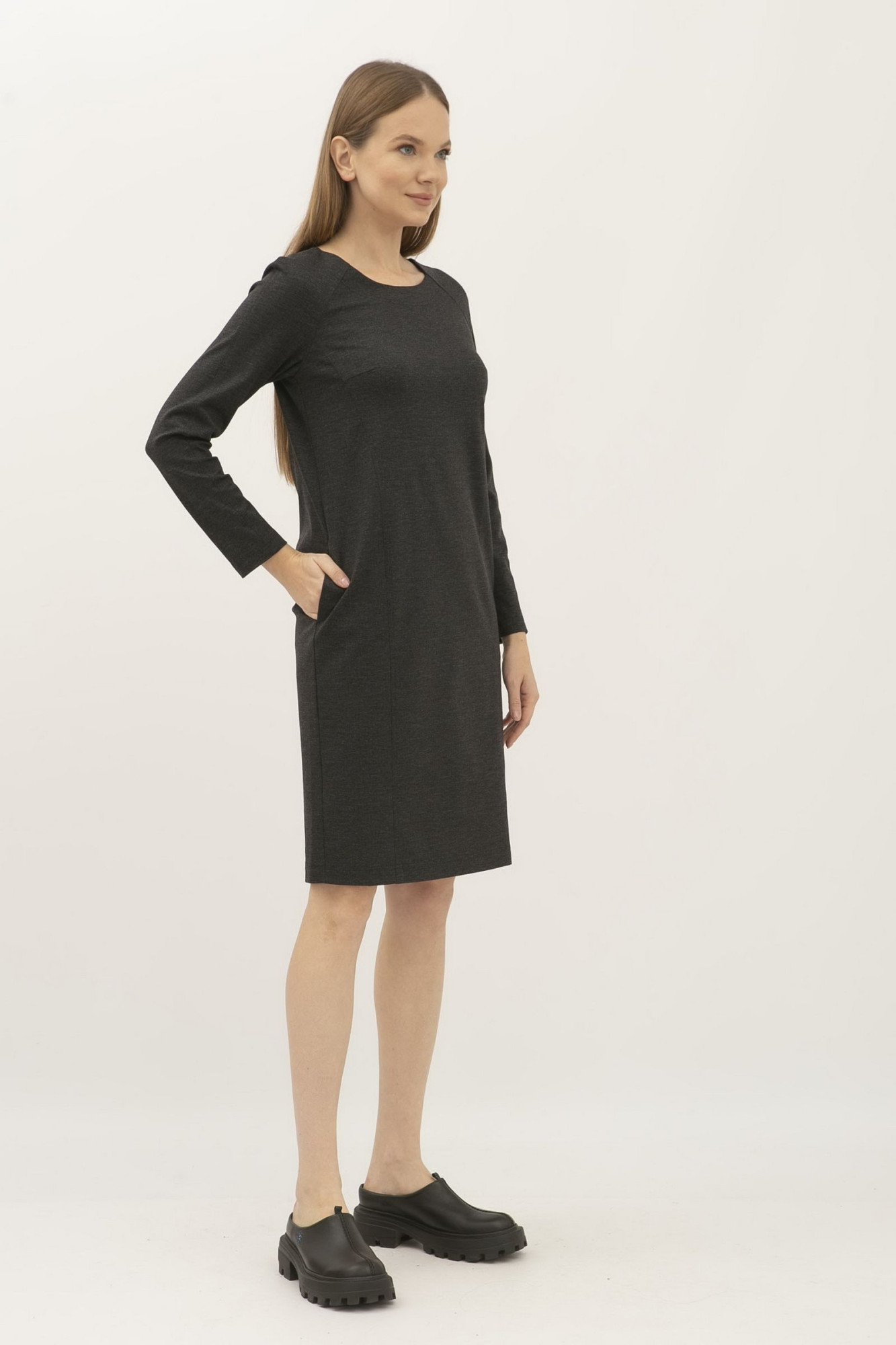 Жіноча сукня прямого силуету довжини до колін сіра Мента 302