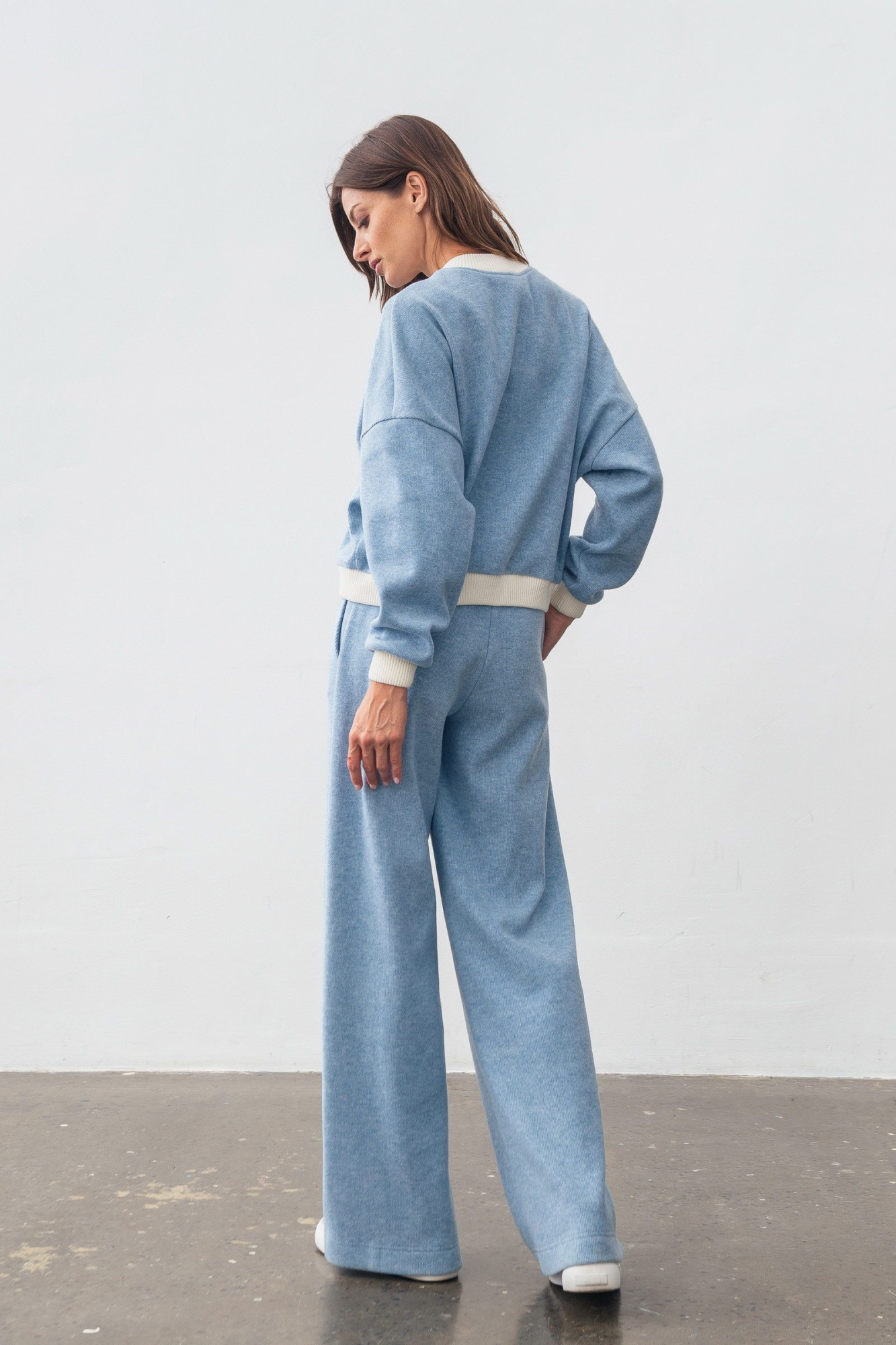 Трикотажні блакитні штани з кишенями Ланея