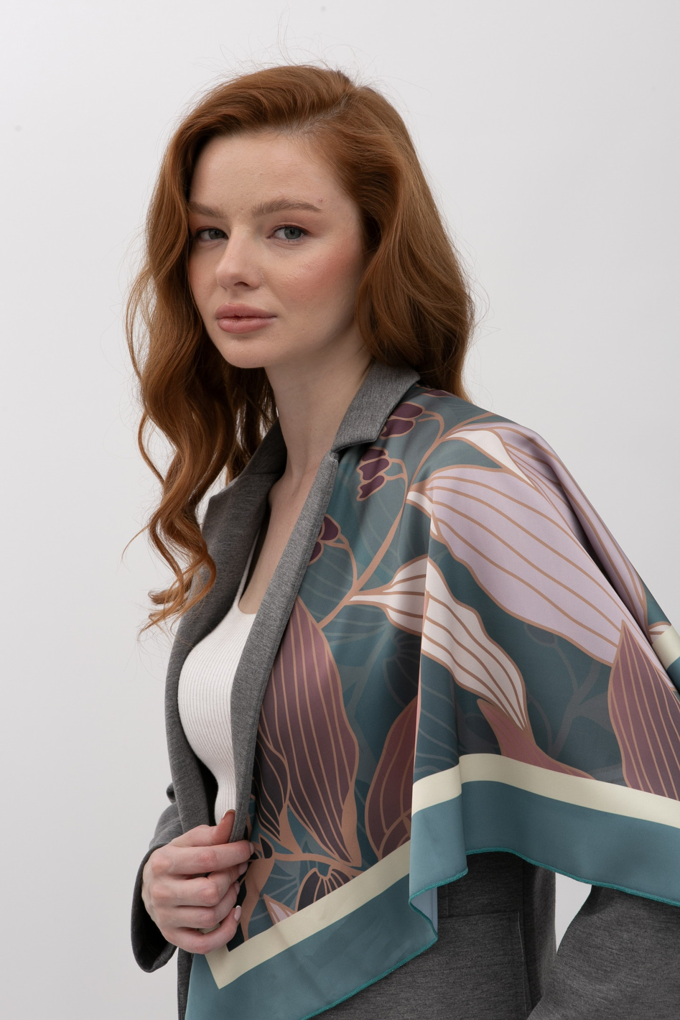 Шовкова  хустка з авторським принтом квітів 202405 Хустка