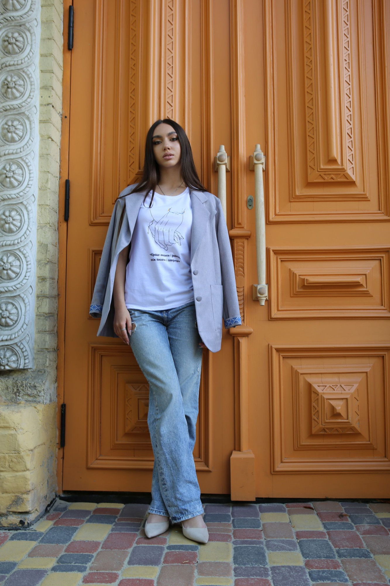 Футболка біла з авторським малюнком Футболка руки