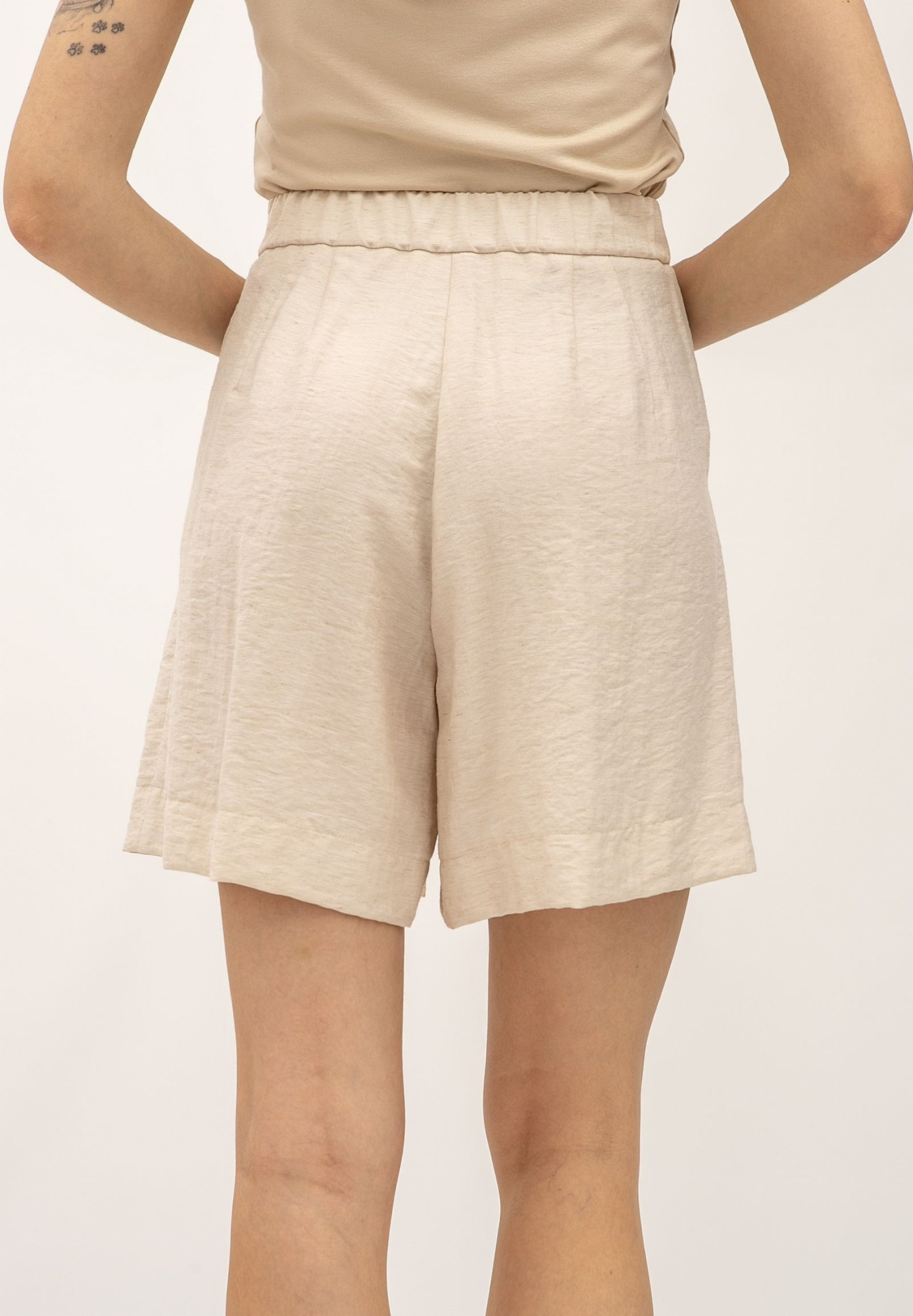 Літні шорти бермуди  бежевого кольору Віржин