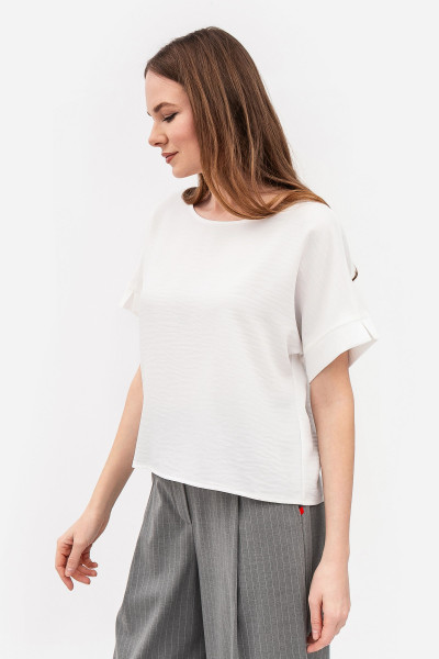 Блуза молочного кольору з вмістом льону Блекі 10