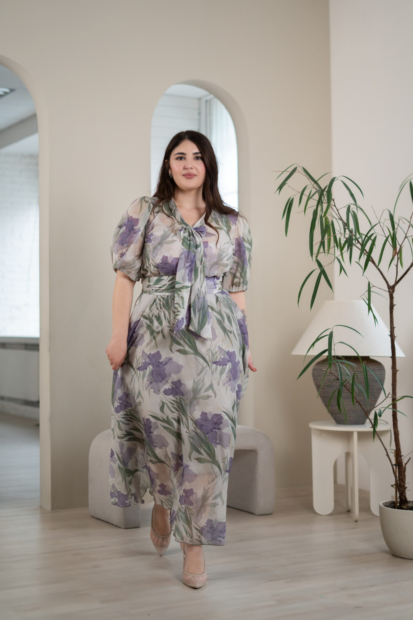 Сукня довжини максі з ніжним принтом квітів-ірисів Маріне