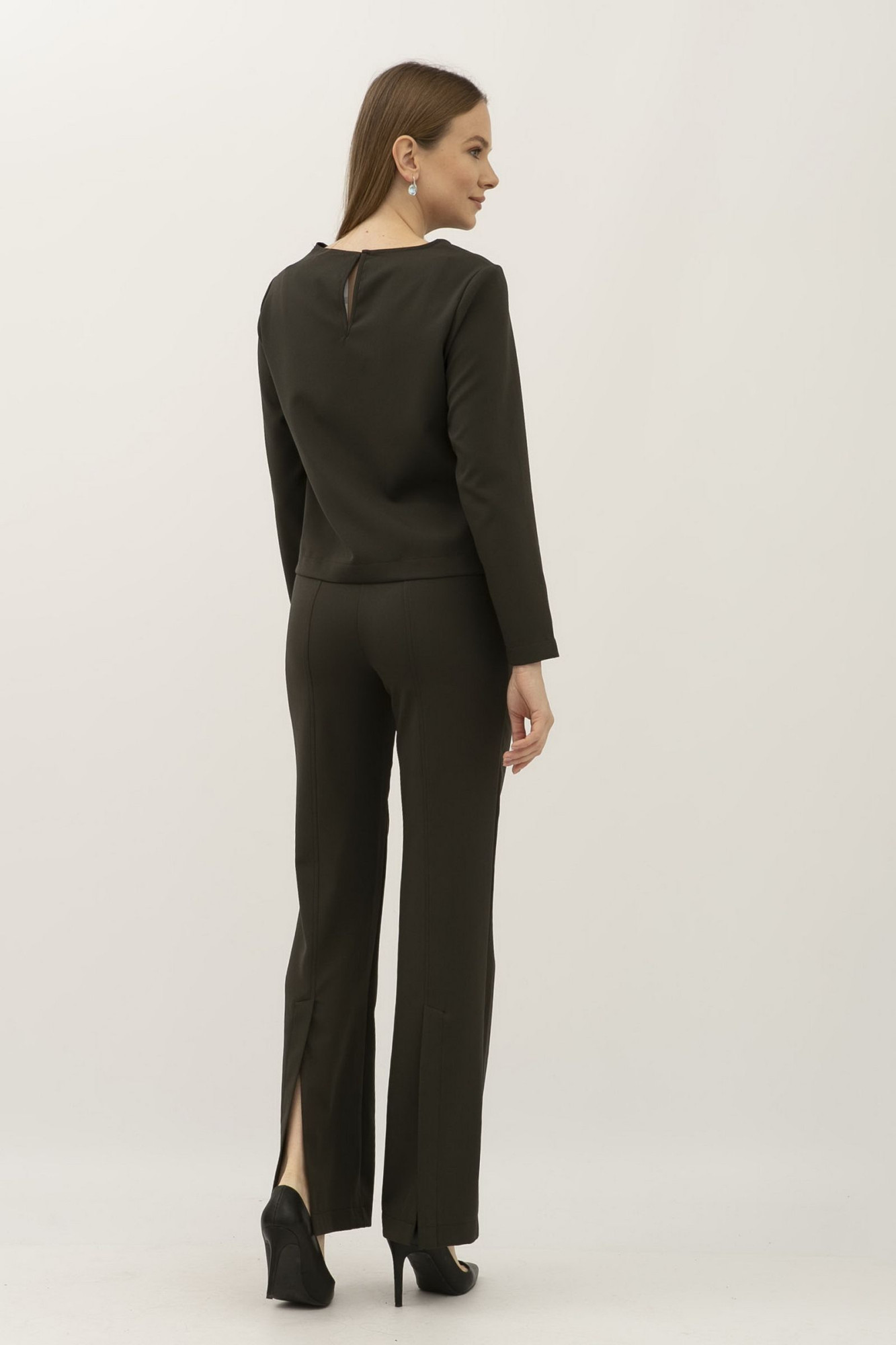 Жіночий костюм оливковий з блузою та штанами Тєміт 02