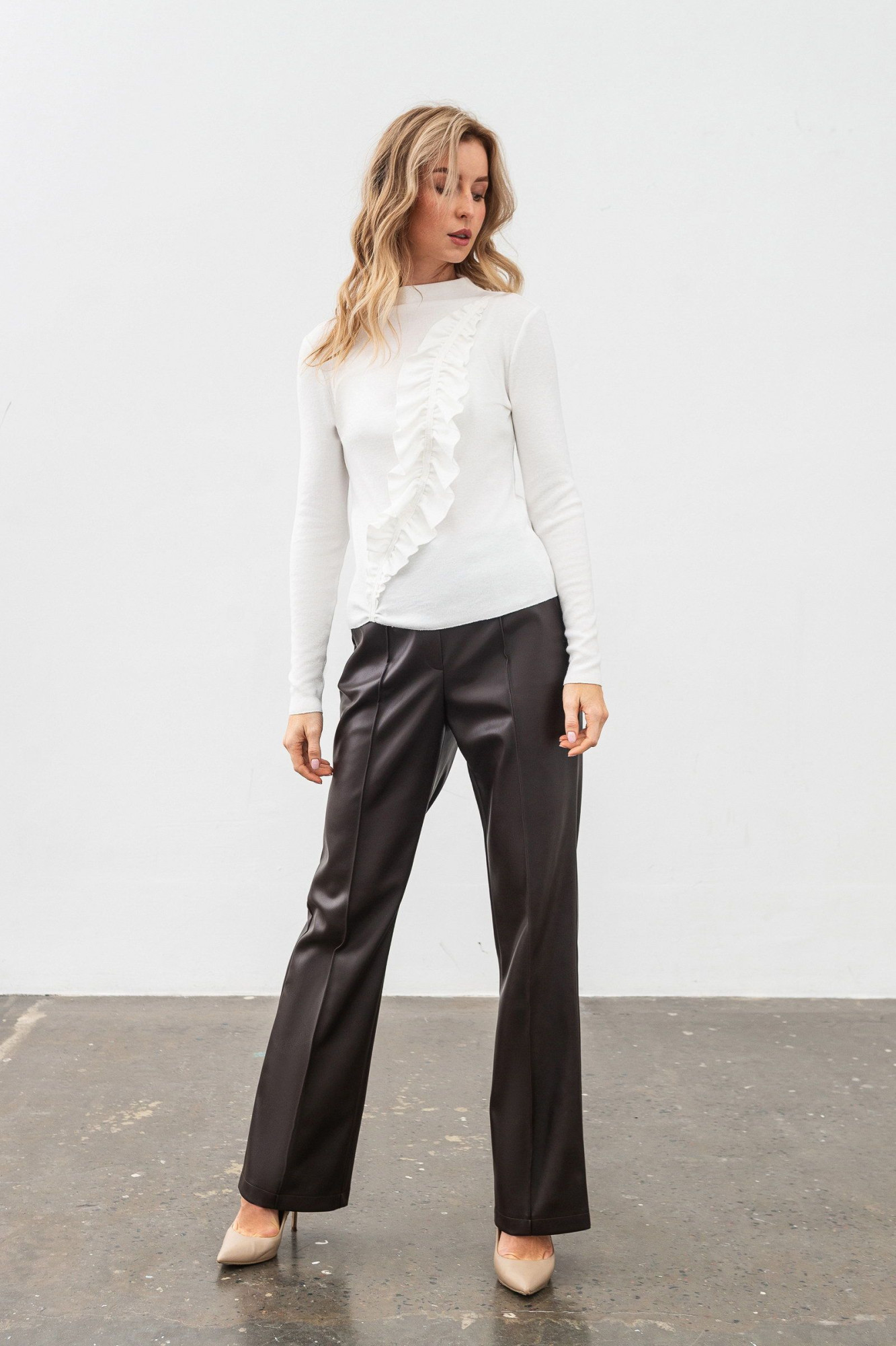 Трикотажний джемпер білого кольору Лістея 02