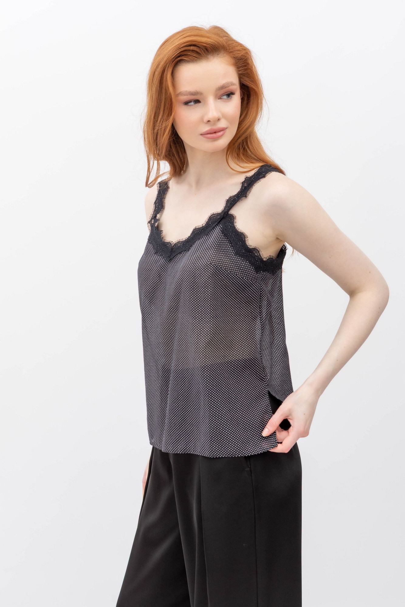 Майка на бретелях чорного кольору Кісія 1