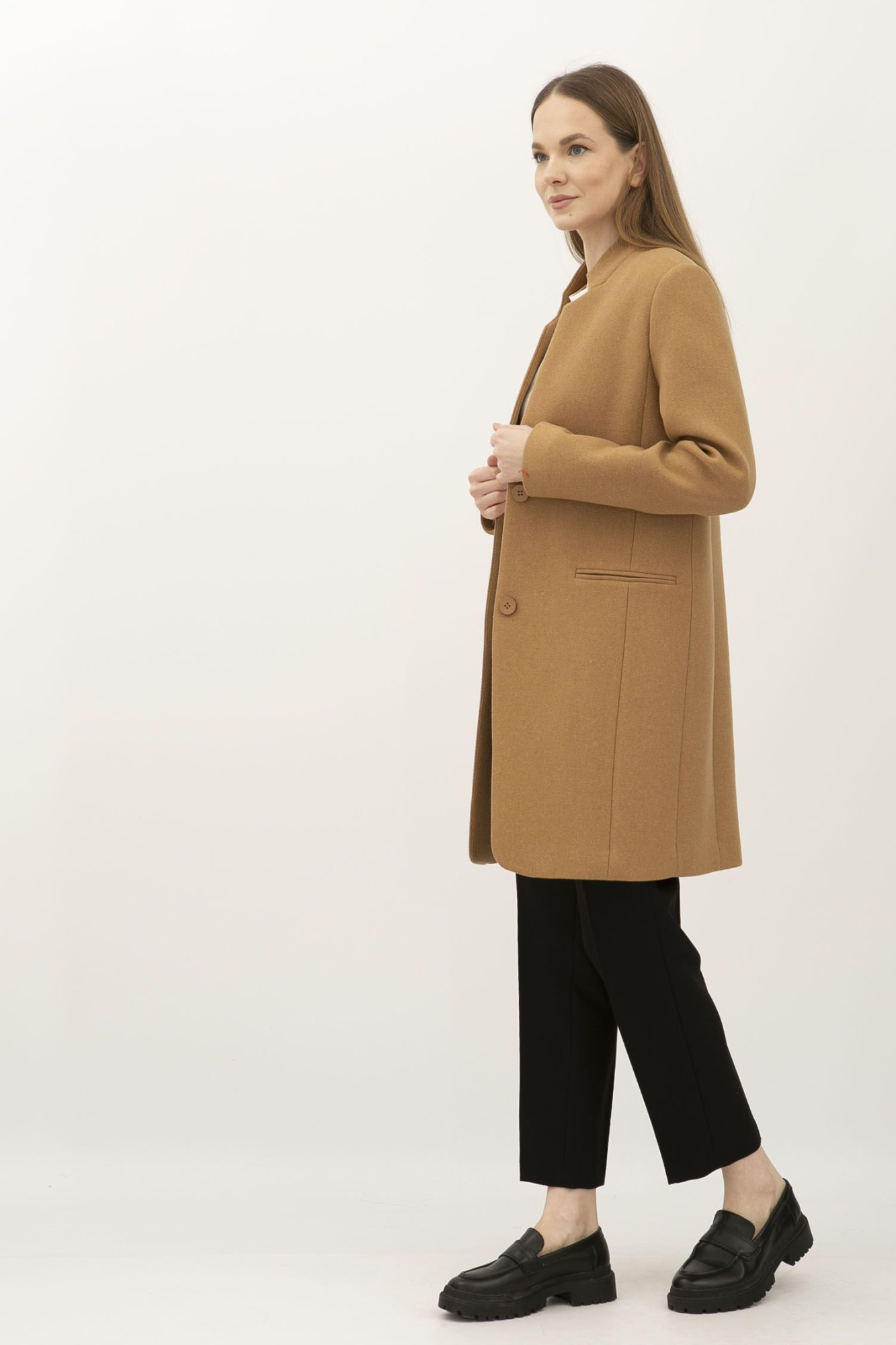 Класичне пальто коричневого кольору напівприлеглого силуету Клєра 01