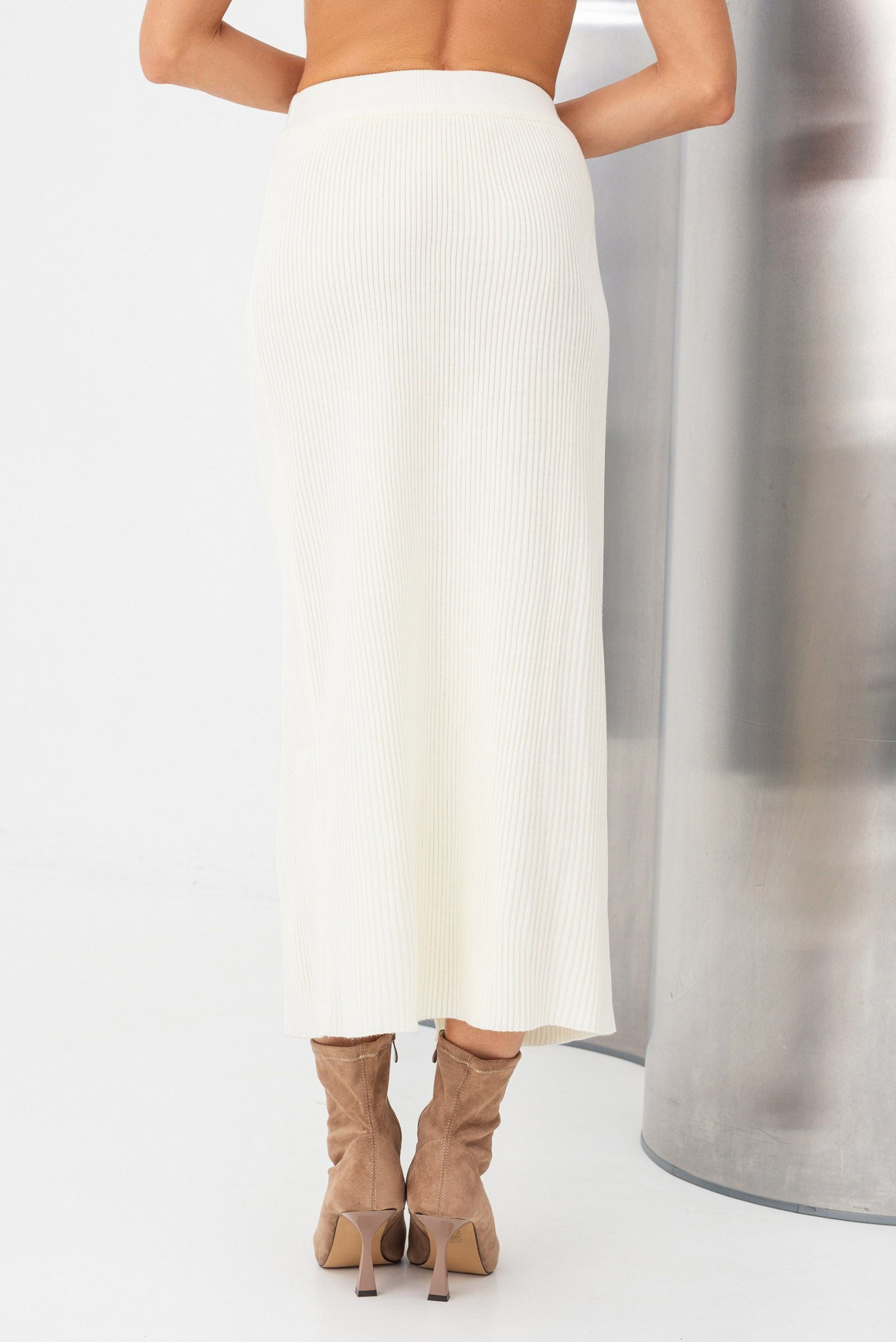 Молочна спідниця на запах  довжиною міді 24217001