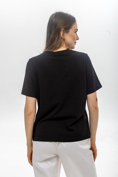 Чорна трикотажна футболка Лукре 002