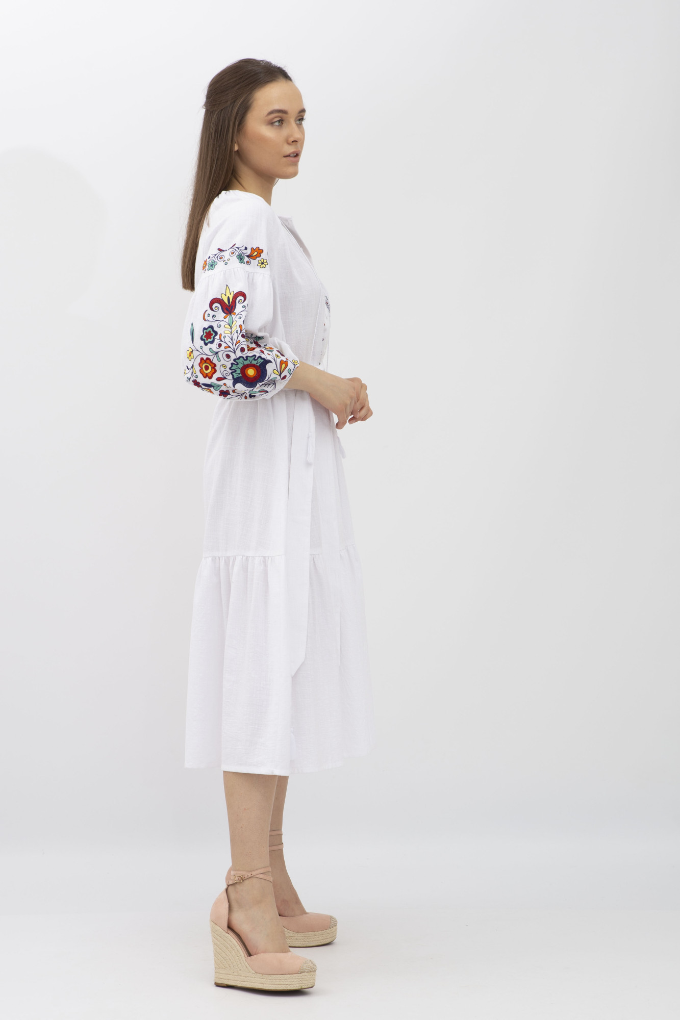 Жіноча сукня вишиванка з бавовни білого кольору Петріс 01