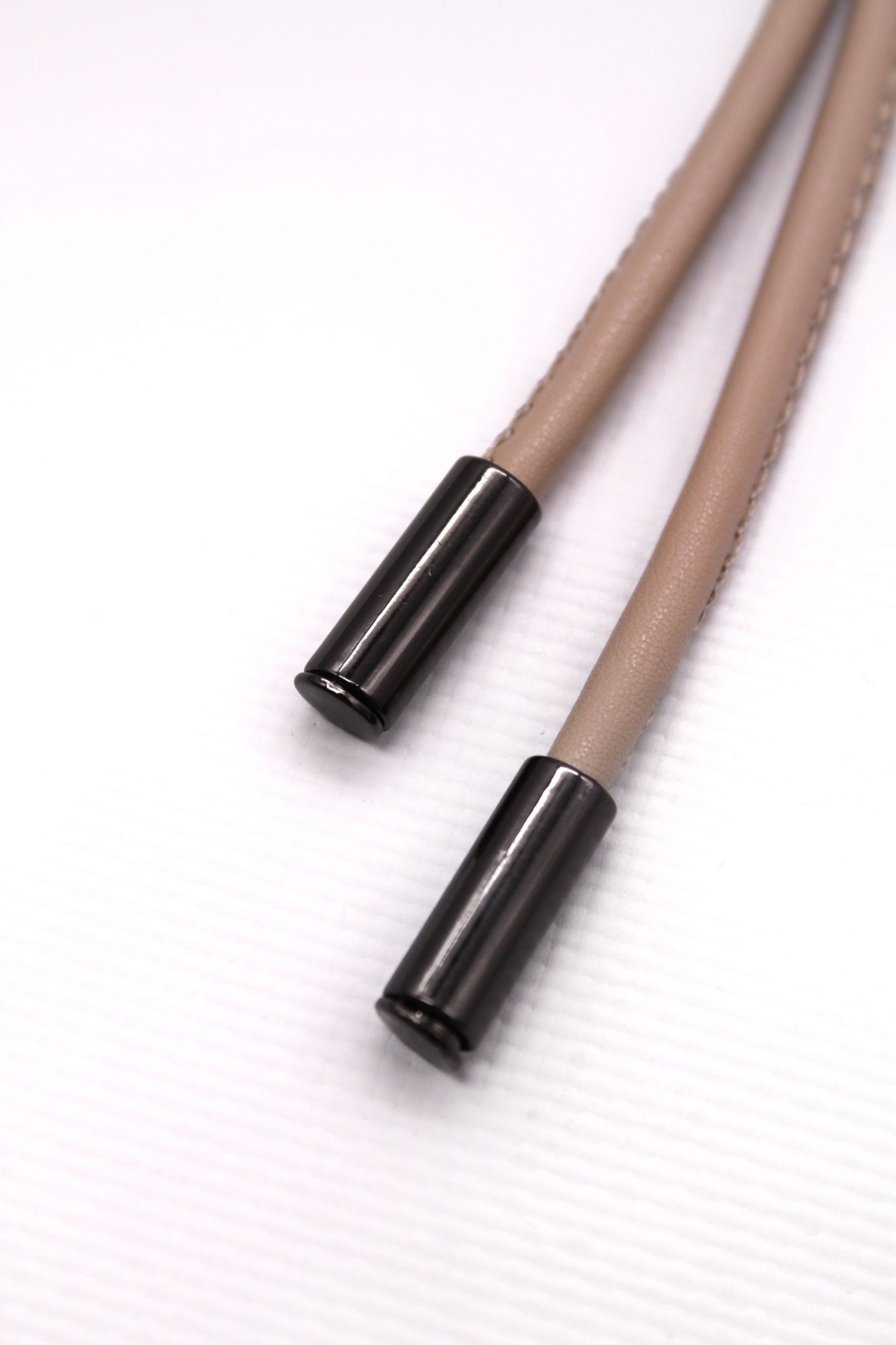 Циліндричний ремінь бежевого кольору 250/2024 Ціліндр