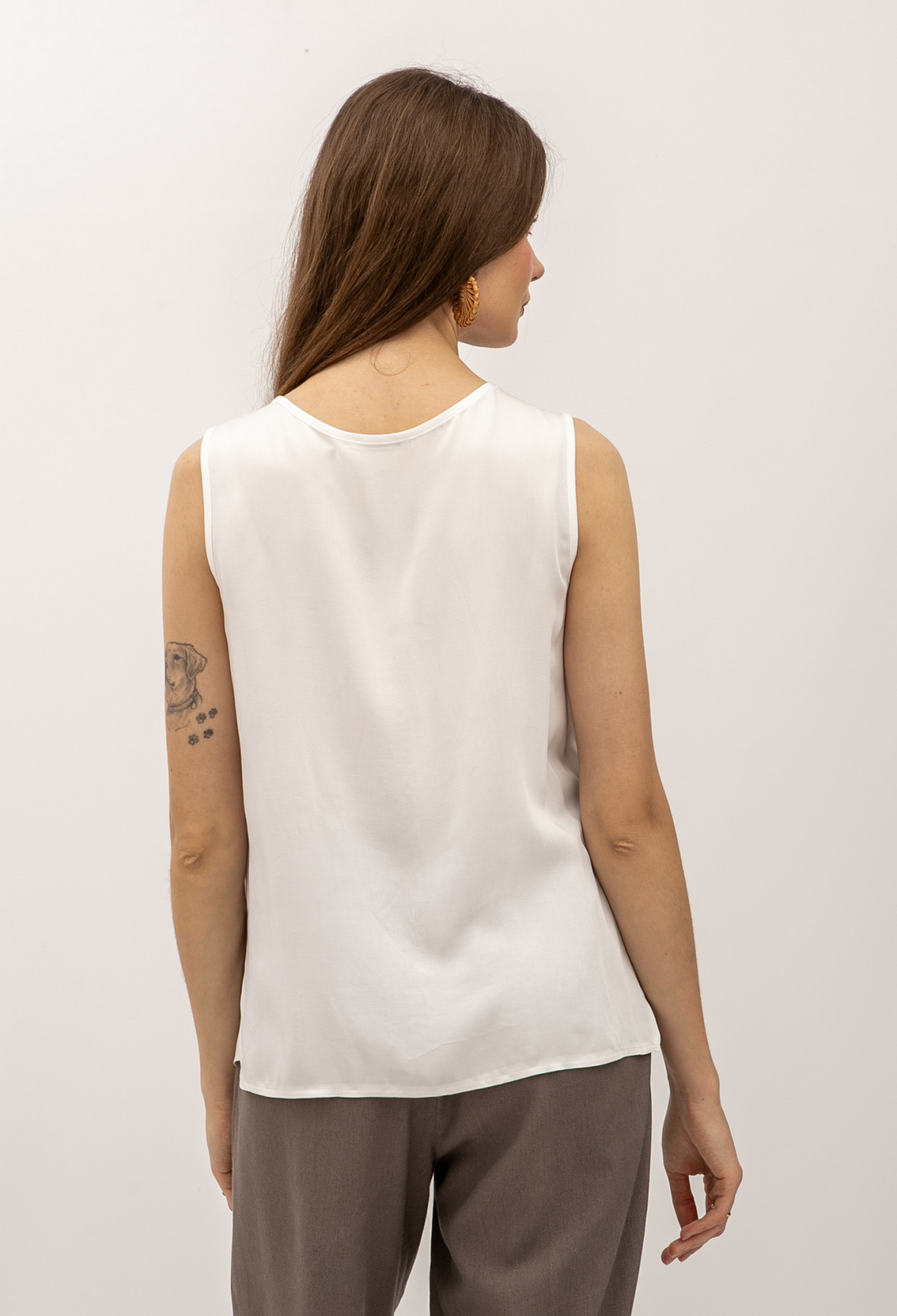 Бавовняна блуза вільного силуету без рукавів молочного  кольору Тереса