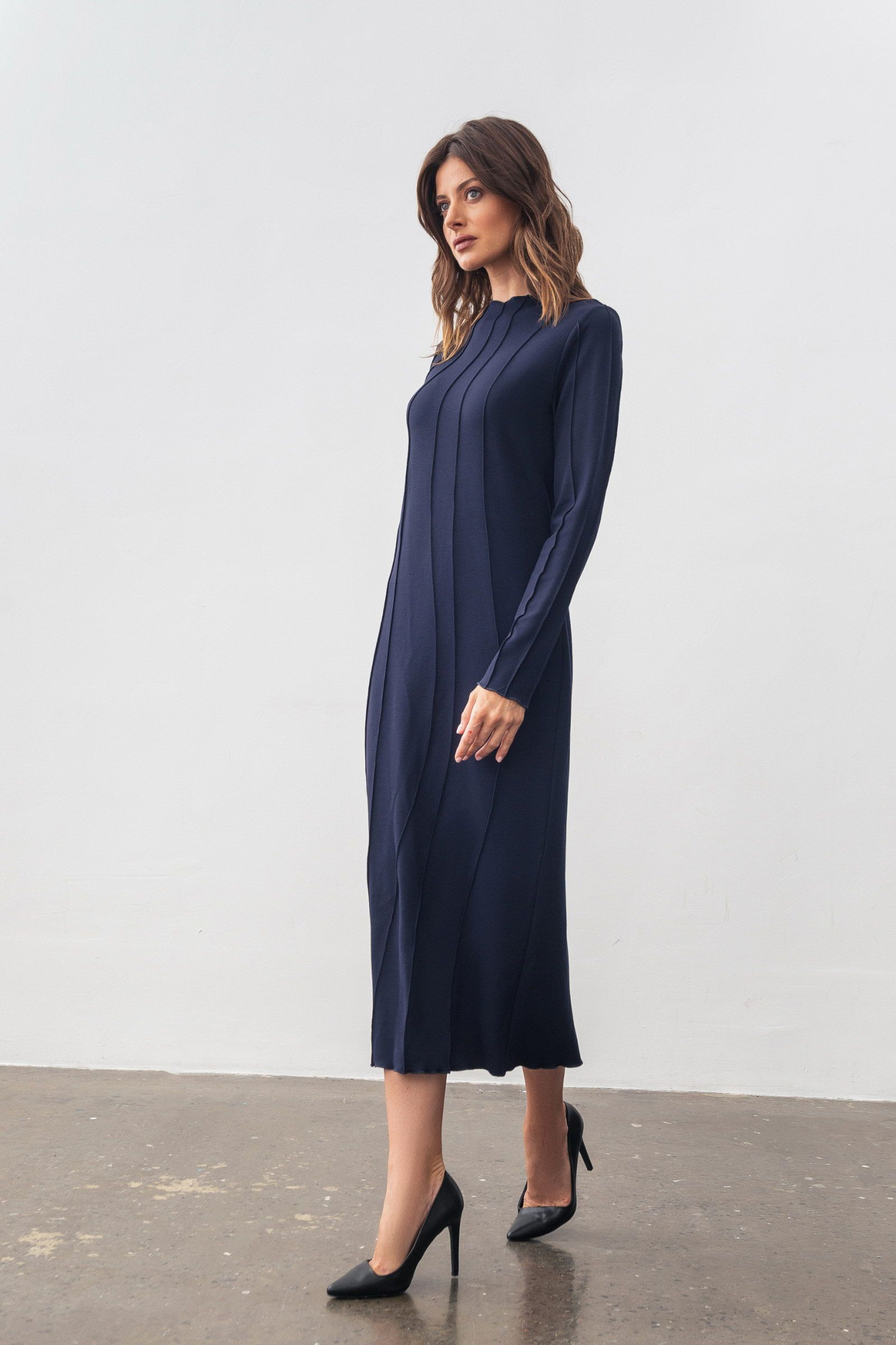 Сукня трикотажна синя довжини міді Тіарі 01