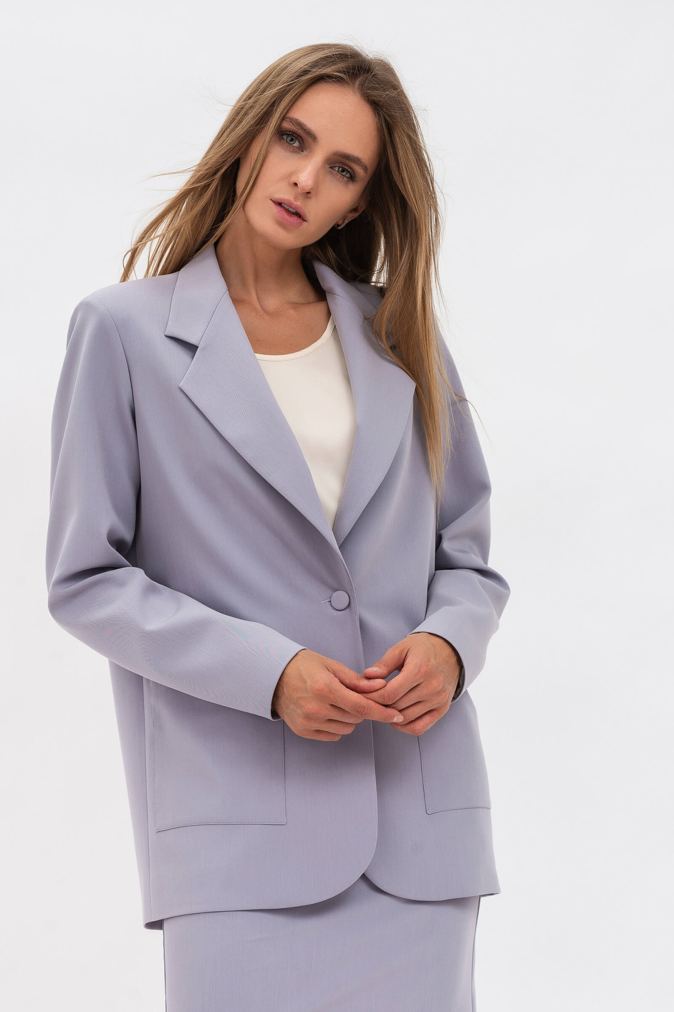 Класичний жіночий жакет на два гудзики сірого кольору Пейсі 01