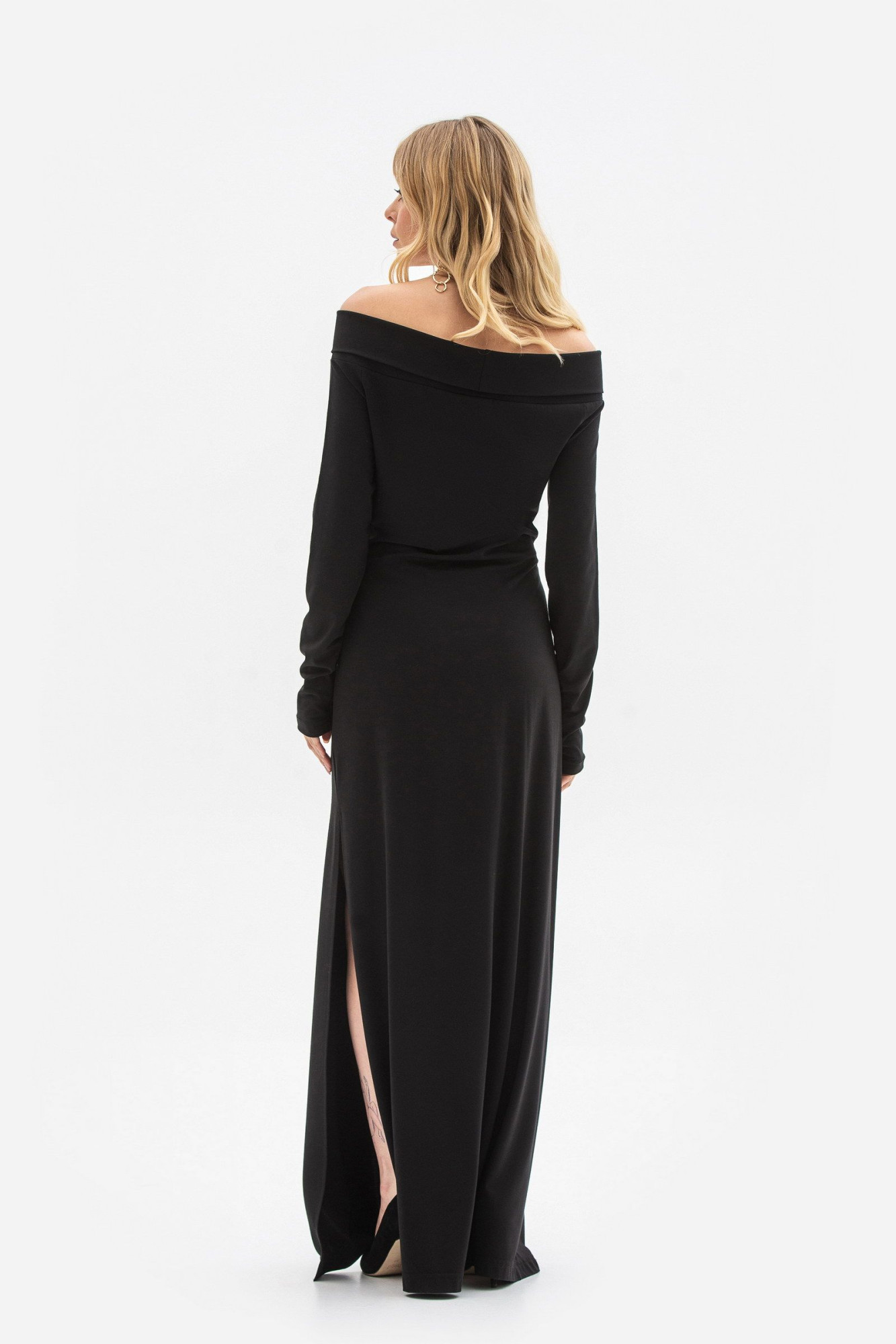 Трикотажна сукня довжини максі чорного  кольору Вілея 01