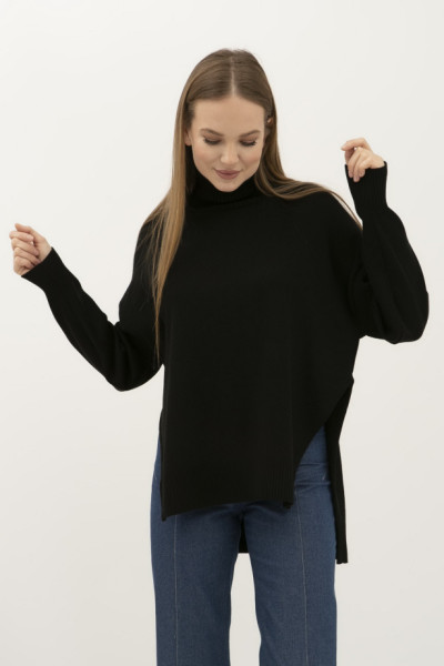 Трикотажний чорний джемпер з глибокими боковими розрізами 23207400