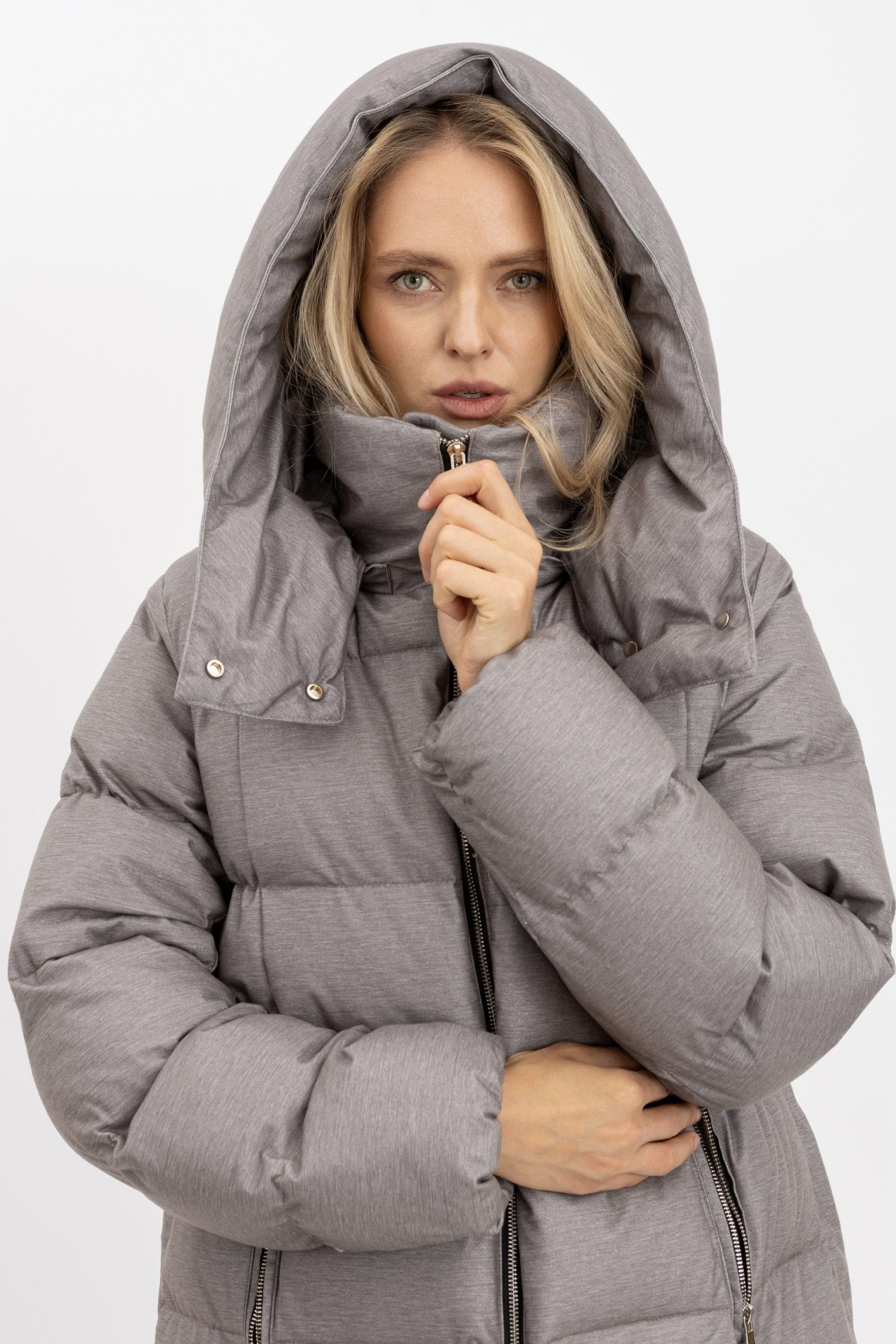 Стьобаний пуховик зі знімним капюшоном 2403/2024