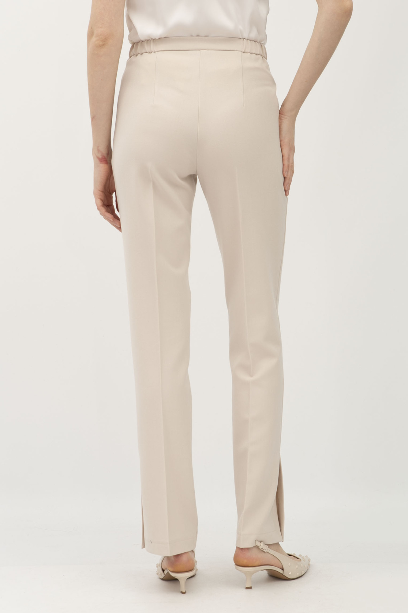 Бежеві жіночі класичні брюки зі шліцею Пафос 14