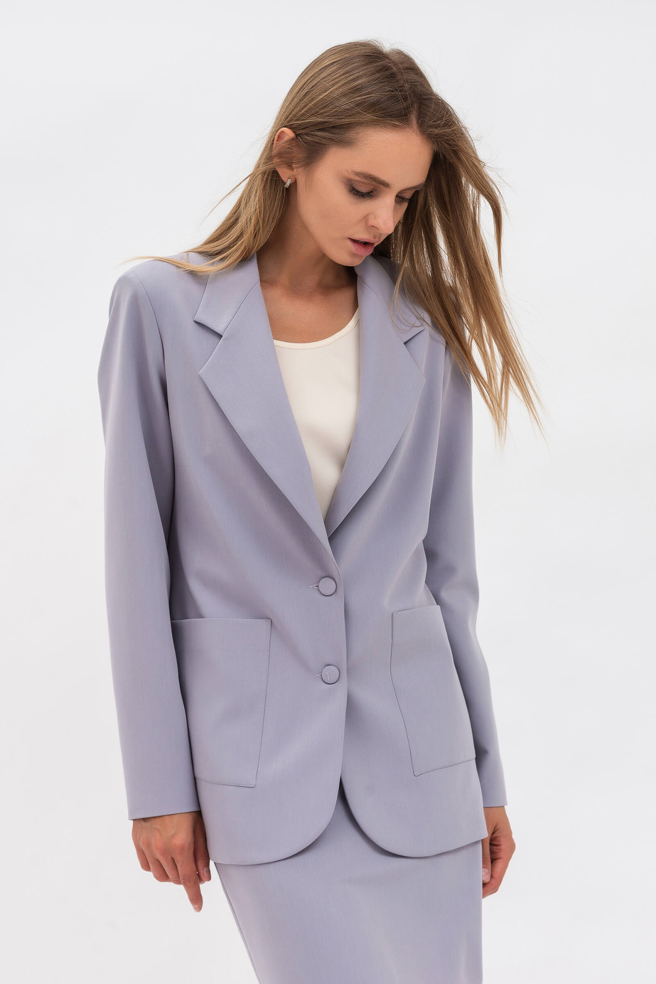 Класичний жіночий жакет на два гудзики сірого кольору Пейсі 01