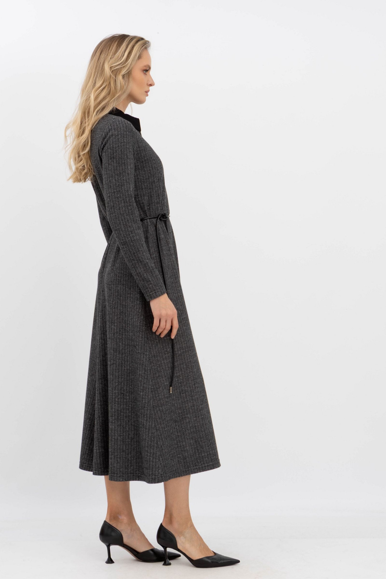 Трикотажна сукня міді сірого кольору Пасіон 02