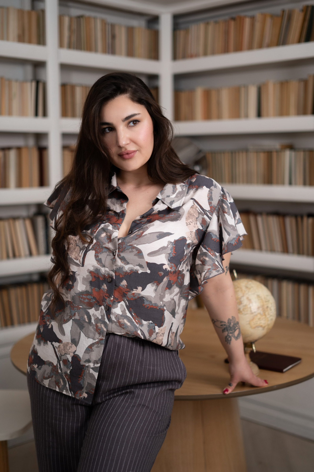 Блуза прямого силуету коричневого кольору Омарі