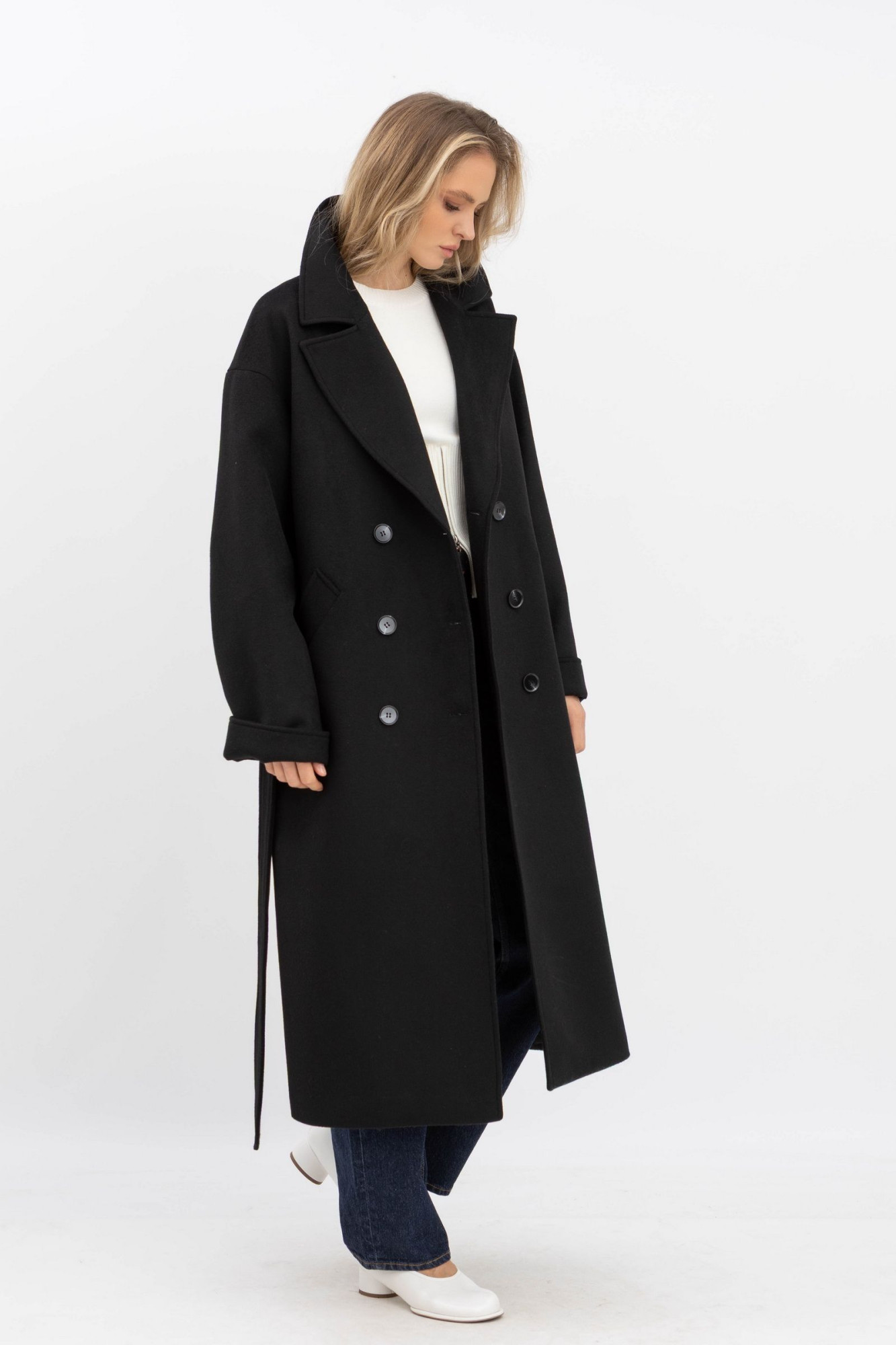 Класичне двобортне пальто чорного кольору 770/2025