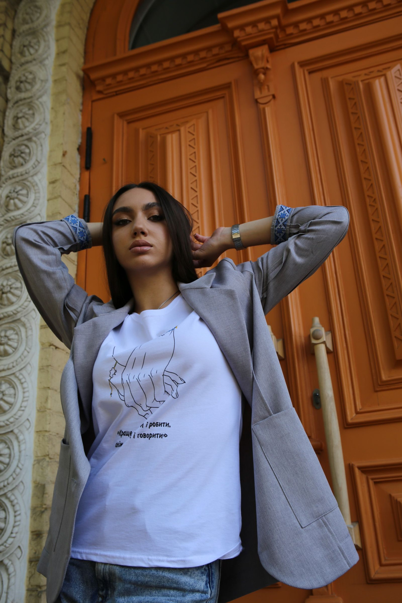 Футболка біла з авторським малюнком Футболка руки