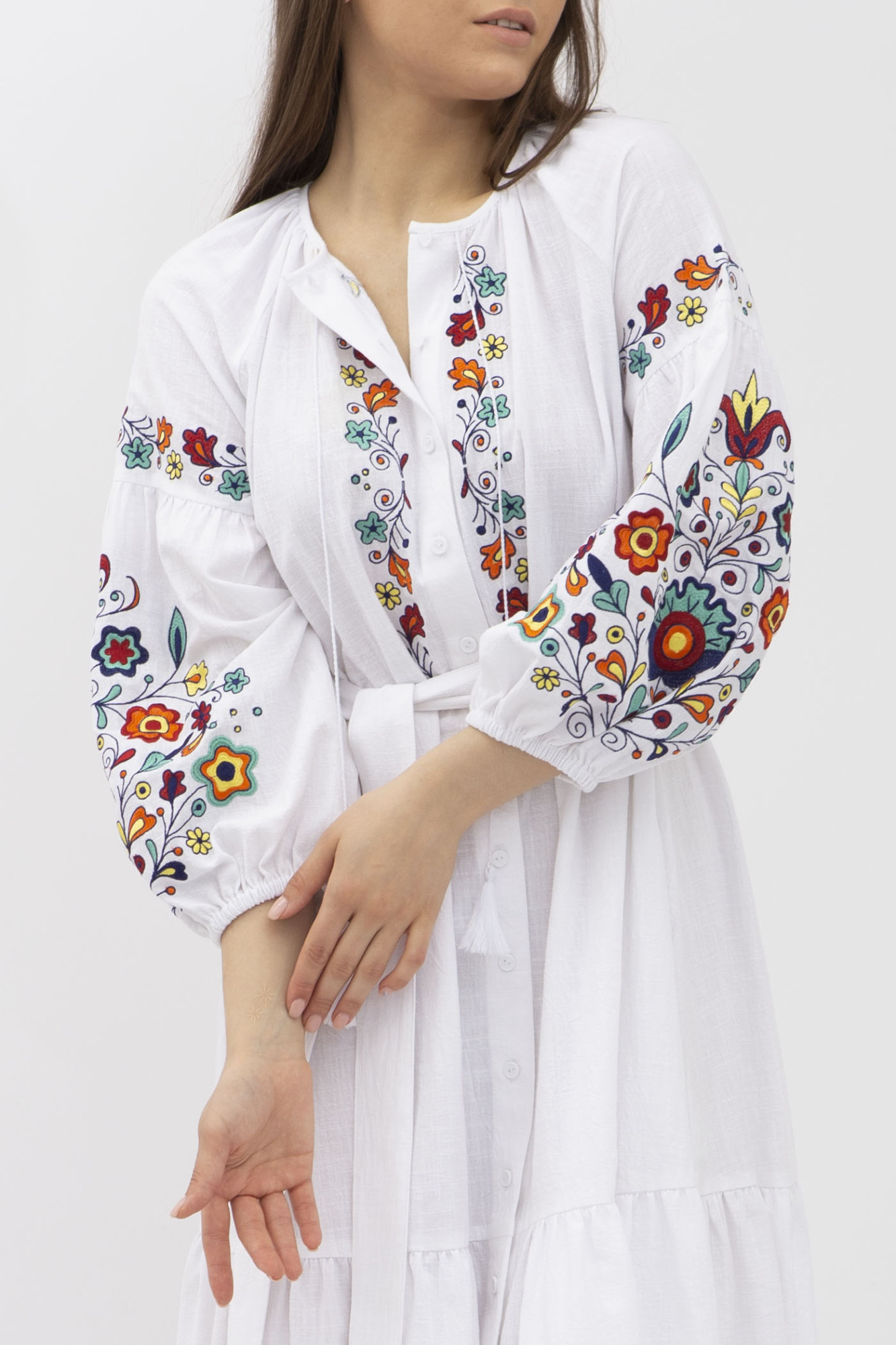 Жіноча сукня вишиванка з бавовни білого кольору Петріс 01