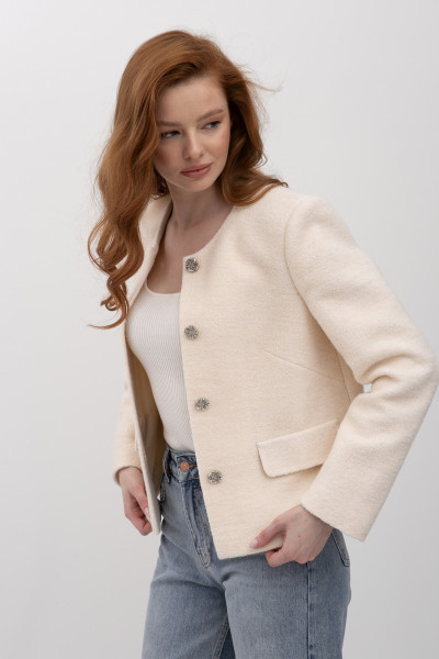 Жакет прямого силуету молочного кольору Сателі 02