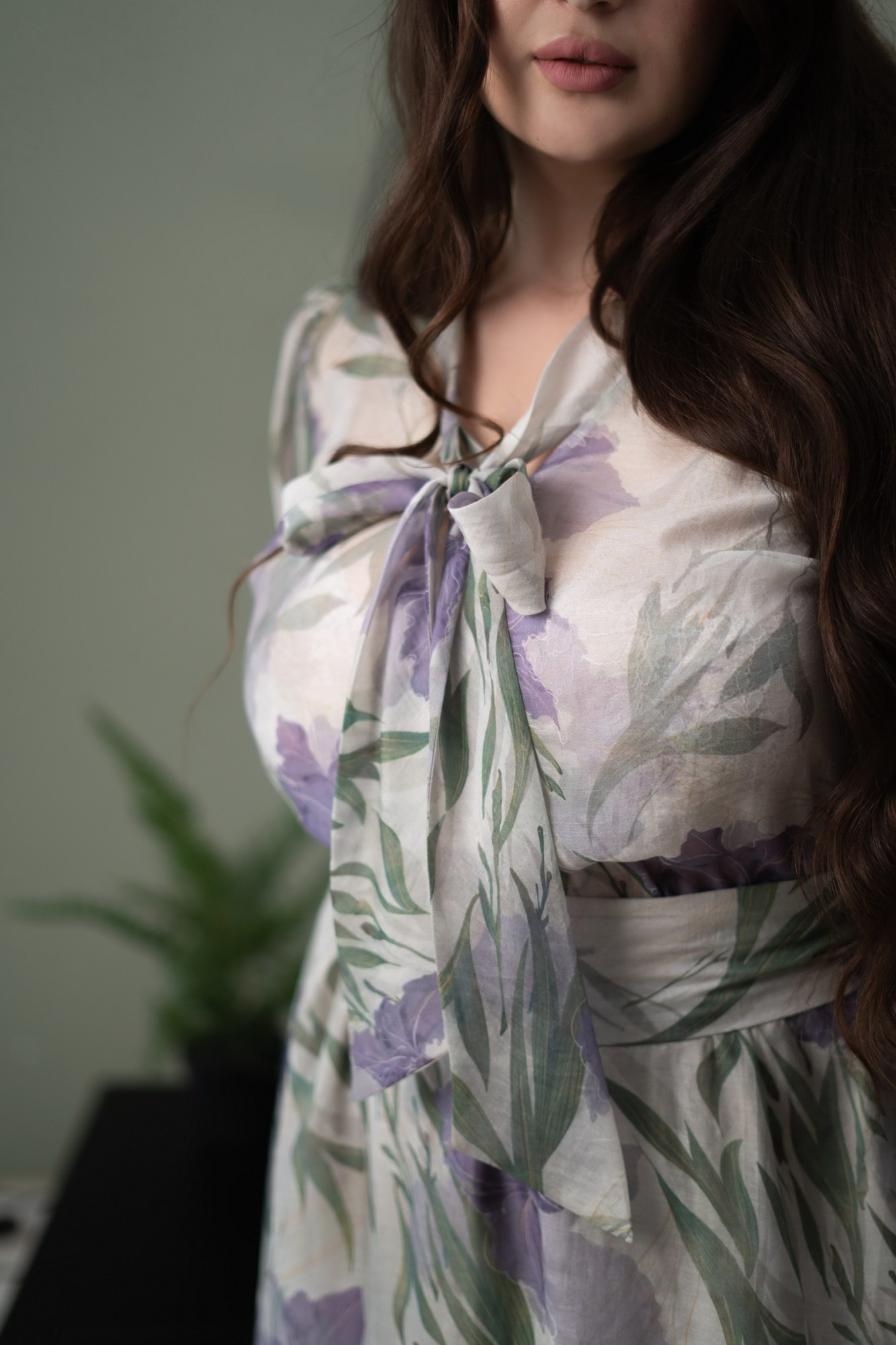 Сукня довжини максі з ніжним принтом квітів-ірисів Маріне