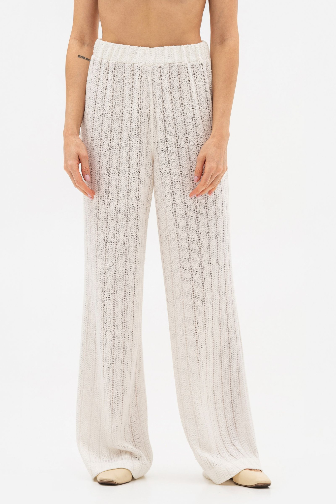Брюки трикотажні вільного силуету молочного кольору Екліна