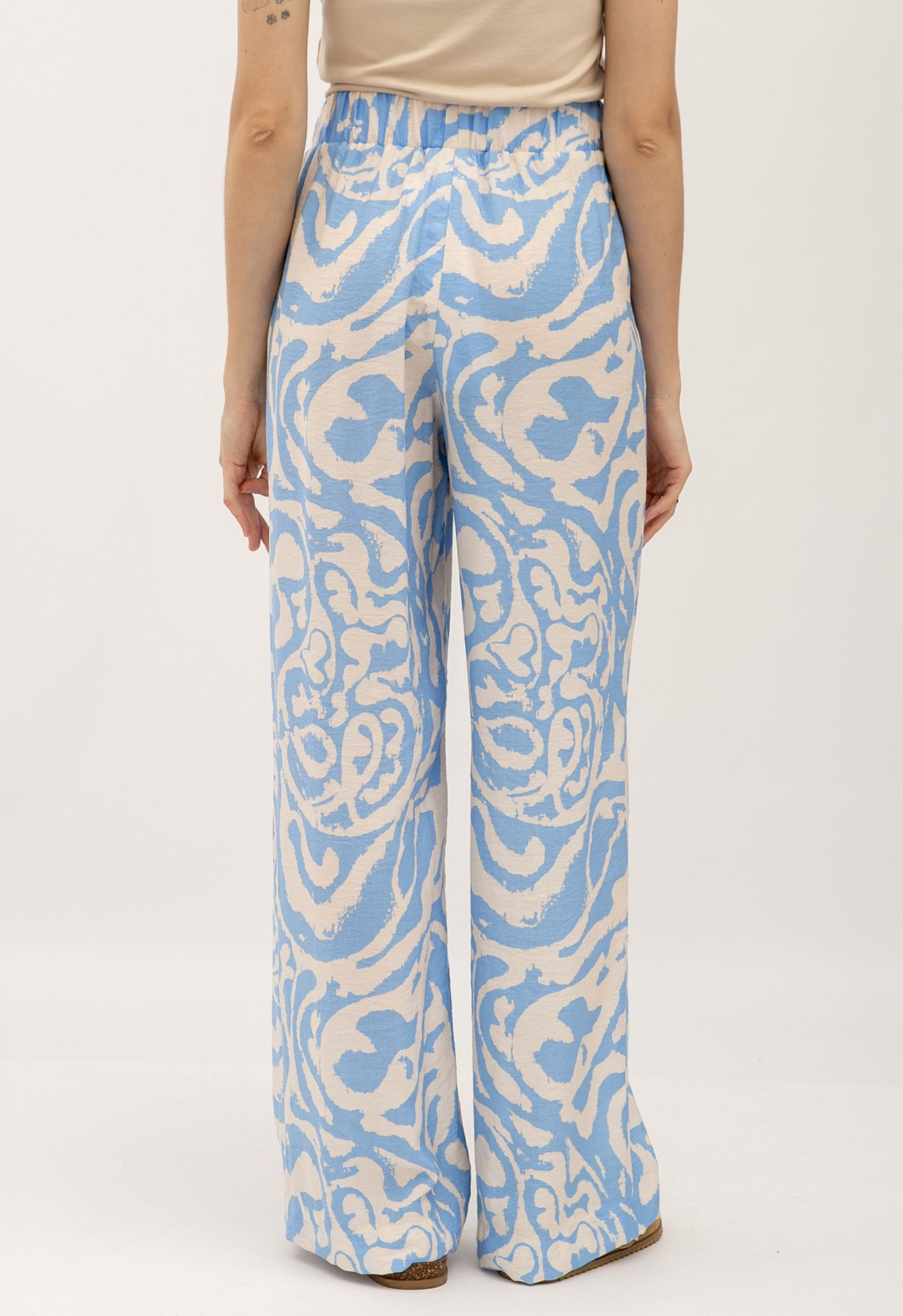 Брюки прямого вільного силуету блакитного кольору Аркана 01