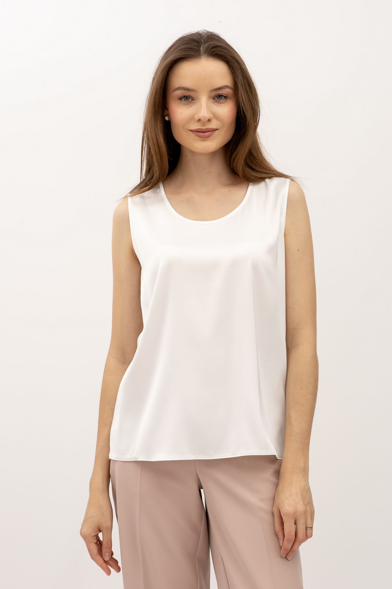 Сатинова жіноча майка молочна прямого силуету Донато 06