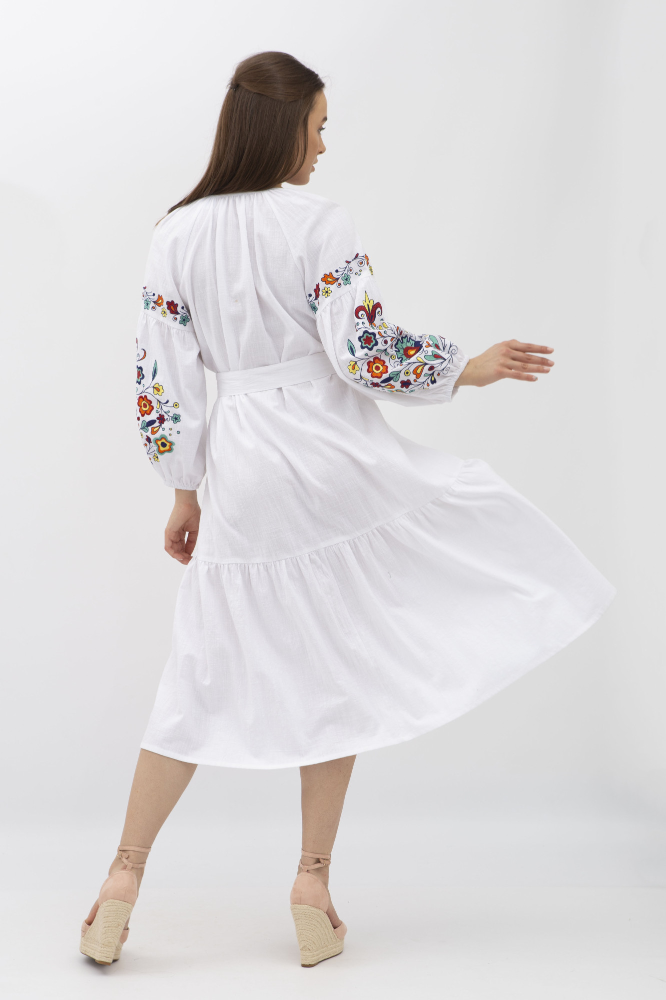 Жіноча сукня вишиванка з бавовни білого кольору Петріс 01