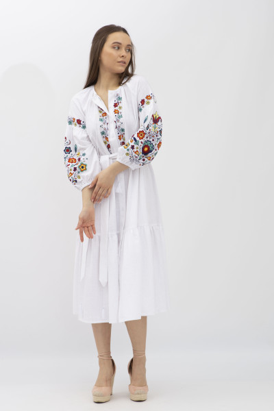 Жіноча сукня вишиванка з бавовни білого кольору Петріс 01