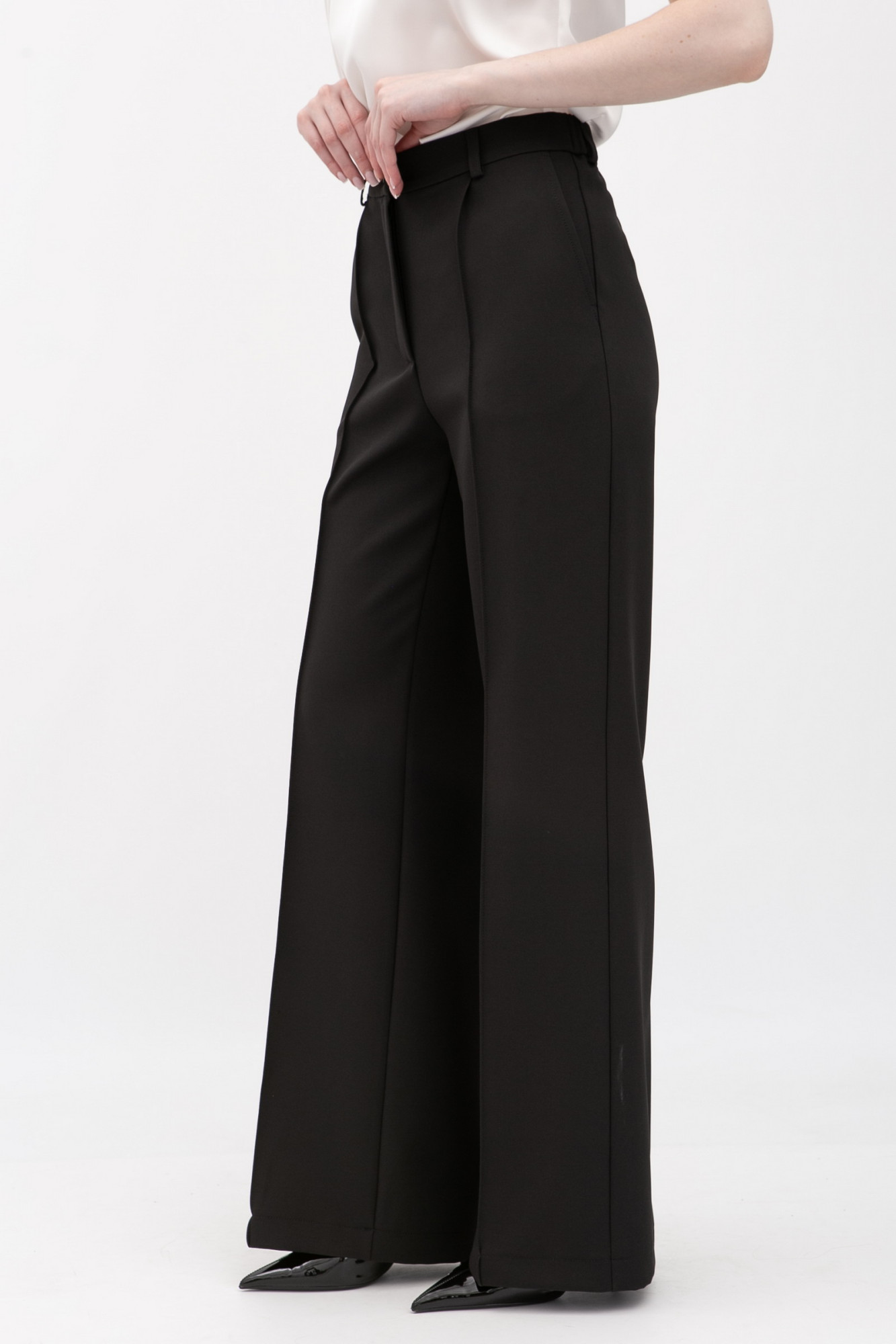 Брюки з костюмної тканини чорного кольору Аквас 01