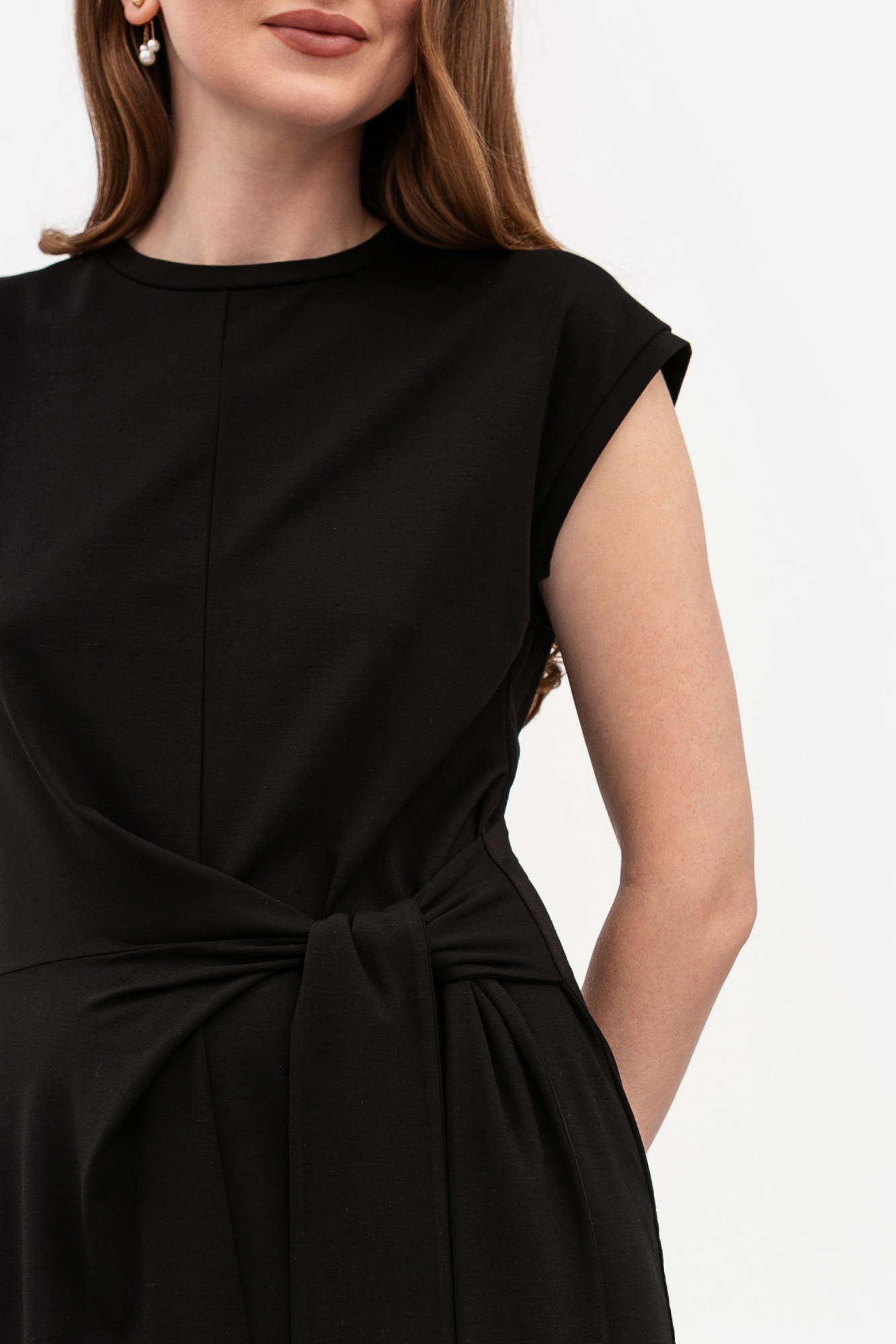 Трикотажна сукня міді довжини чорного кольору Астрія 01