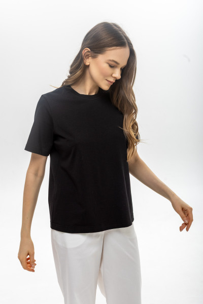 Чорна трикотажна футболка Лукре 002