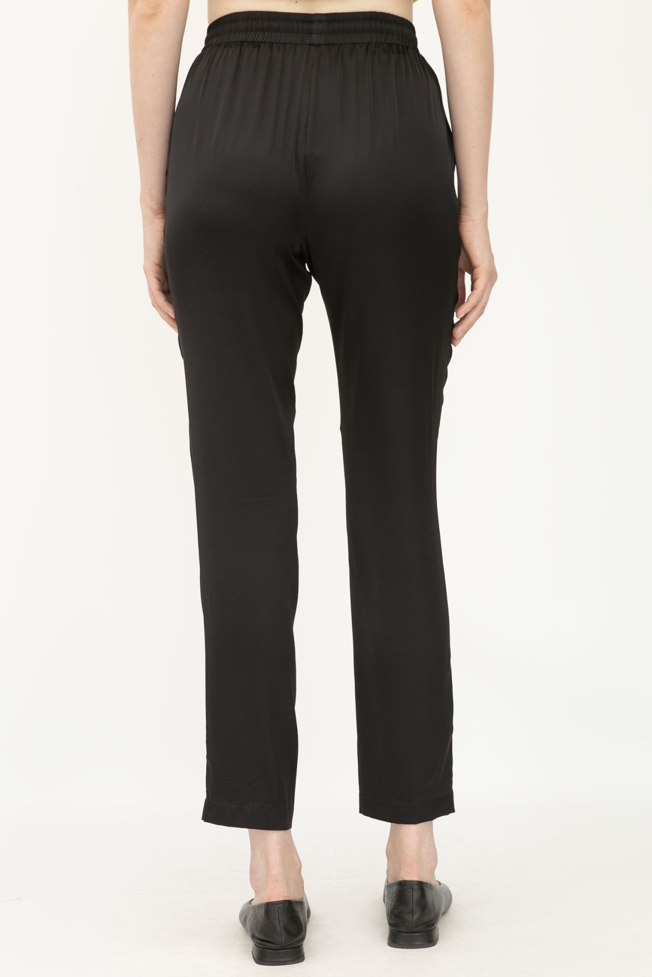 Чорні жіночі брюки у білизняному стилі Бірсен 002