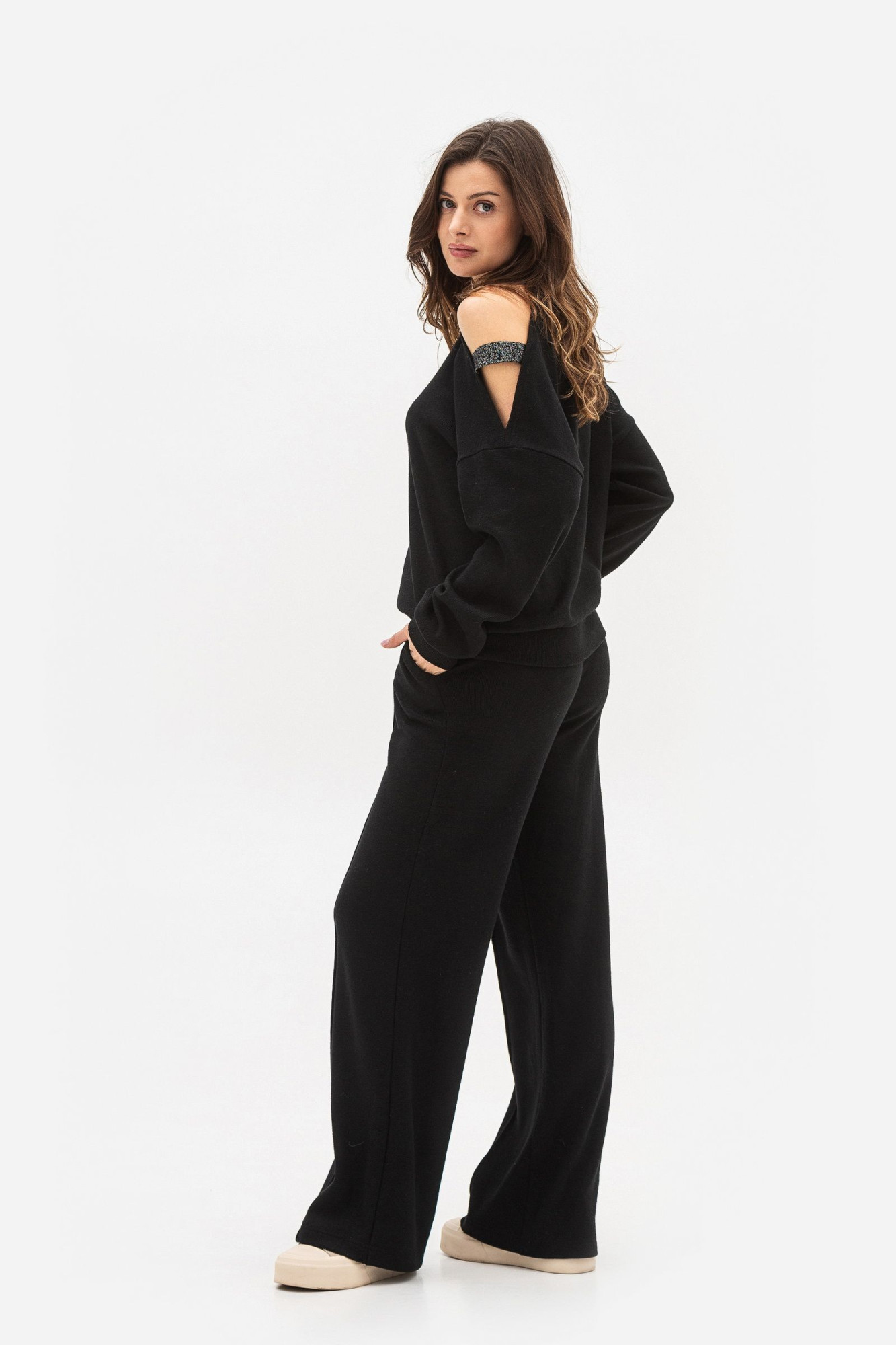 Трикотажний світшот вільного силуету чорного кольору Сендра 02