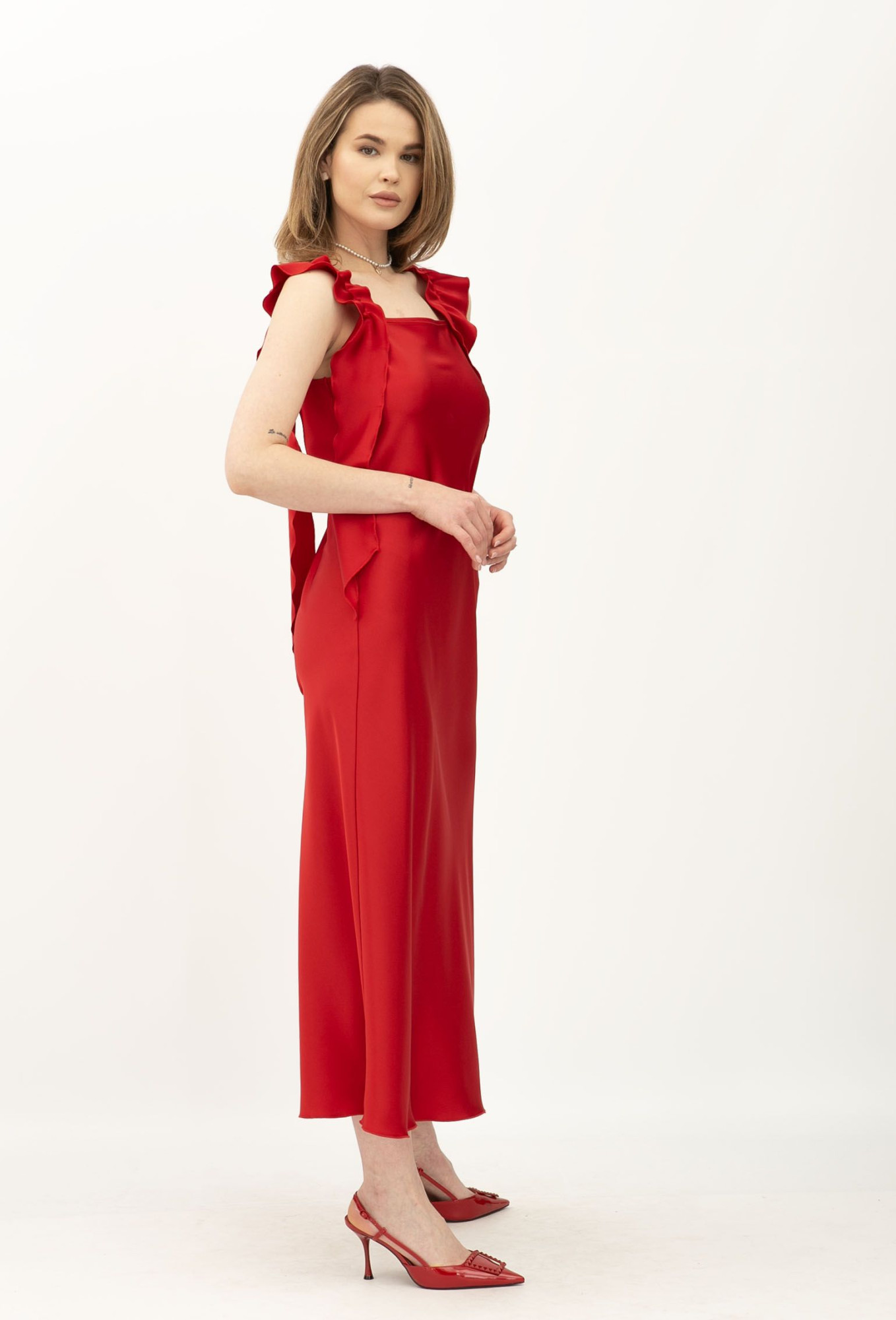 Шовкова сукня на бретелях з розрізом червона Рошені