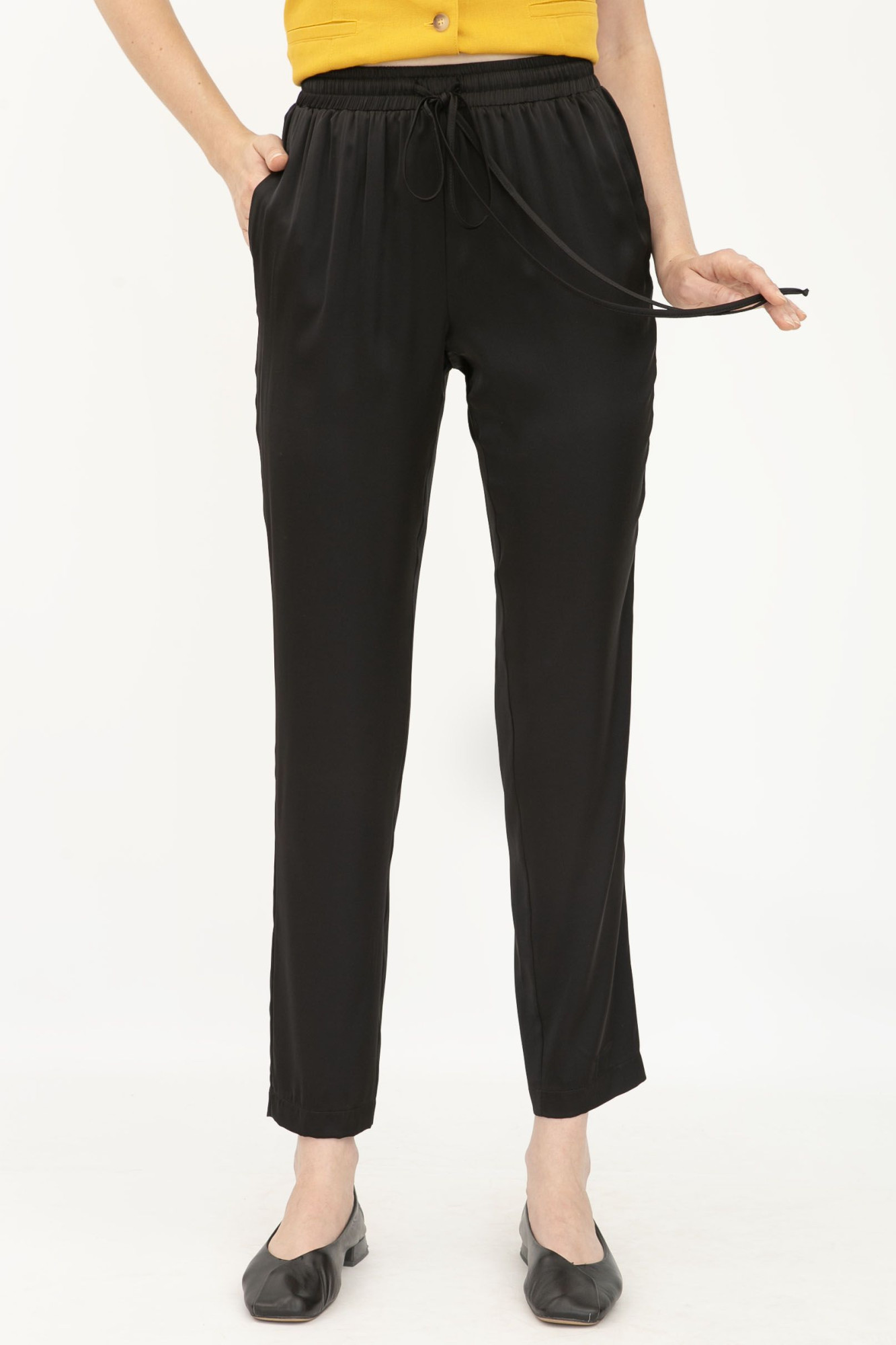 Чорні жіночі брюки у білизняному стилі Бірсен 002